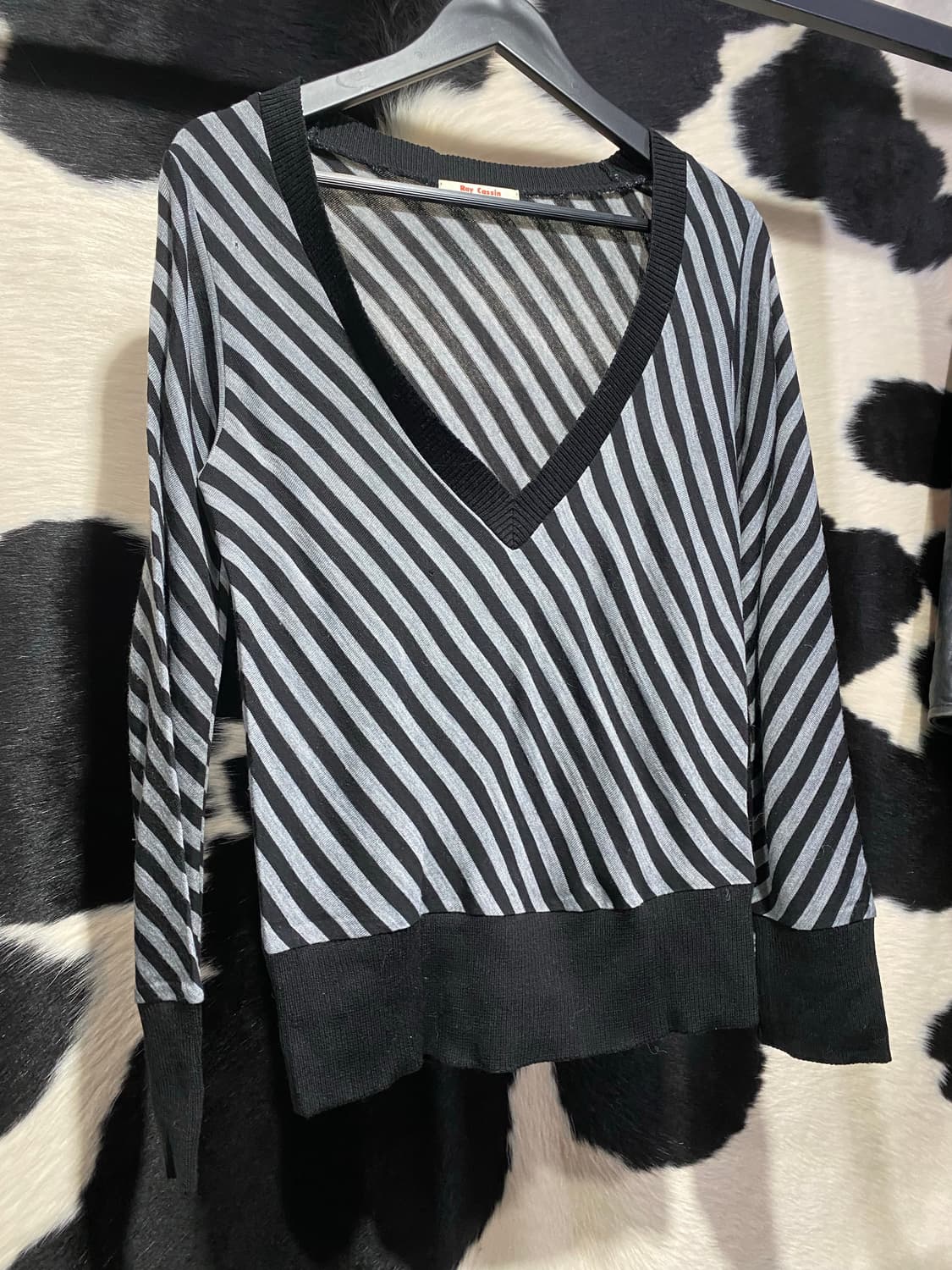 Ray cassin 갸루 사선 스트라이프 브이넥 니트 상품이미지3