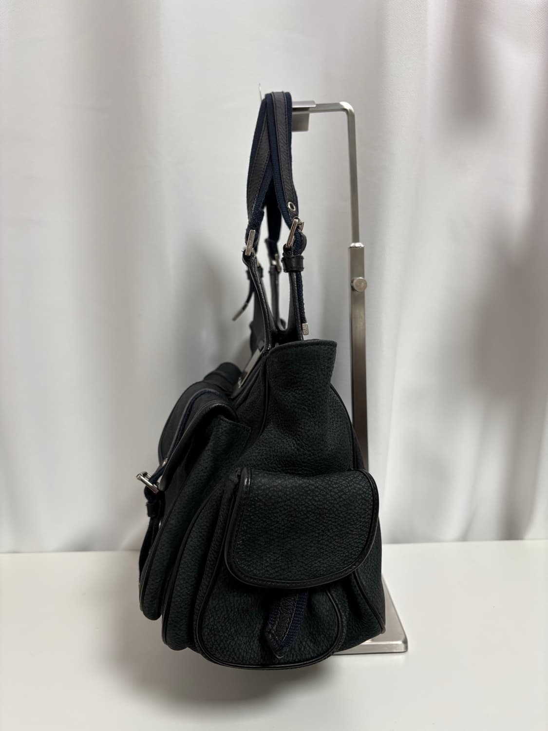 디올 스트릿시크 누벅레더 숄더백 상품이미지7