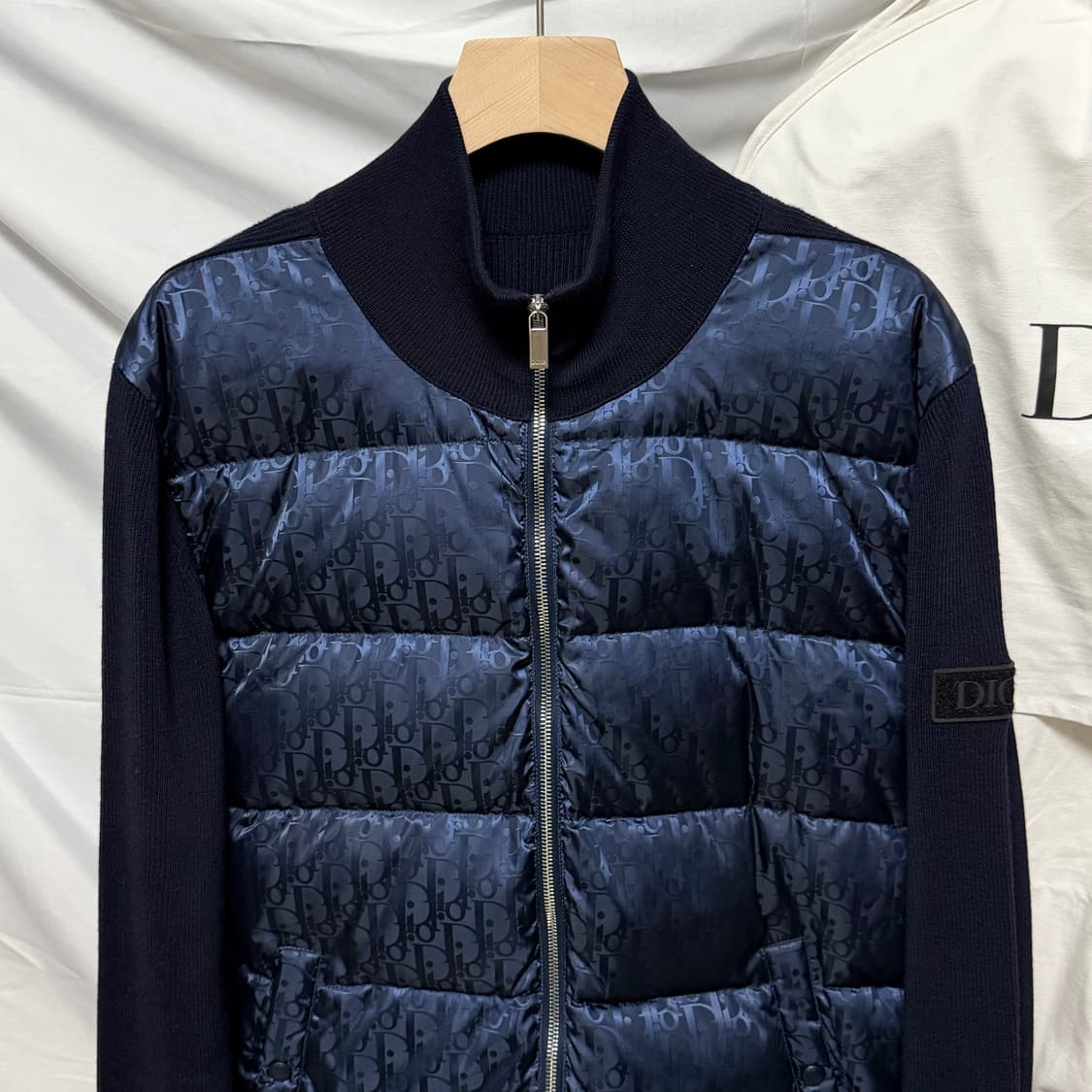 [S+급/L] 디올 오블리크 니트패딩 다크 네이비 풀구성 상품이미지2