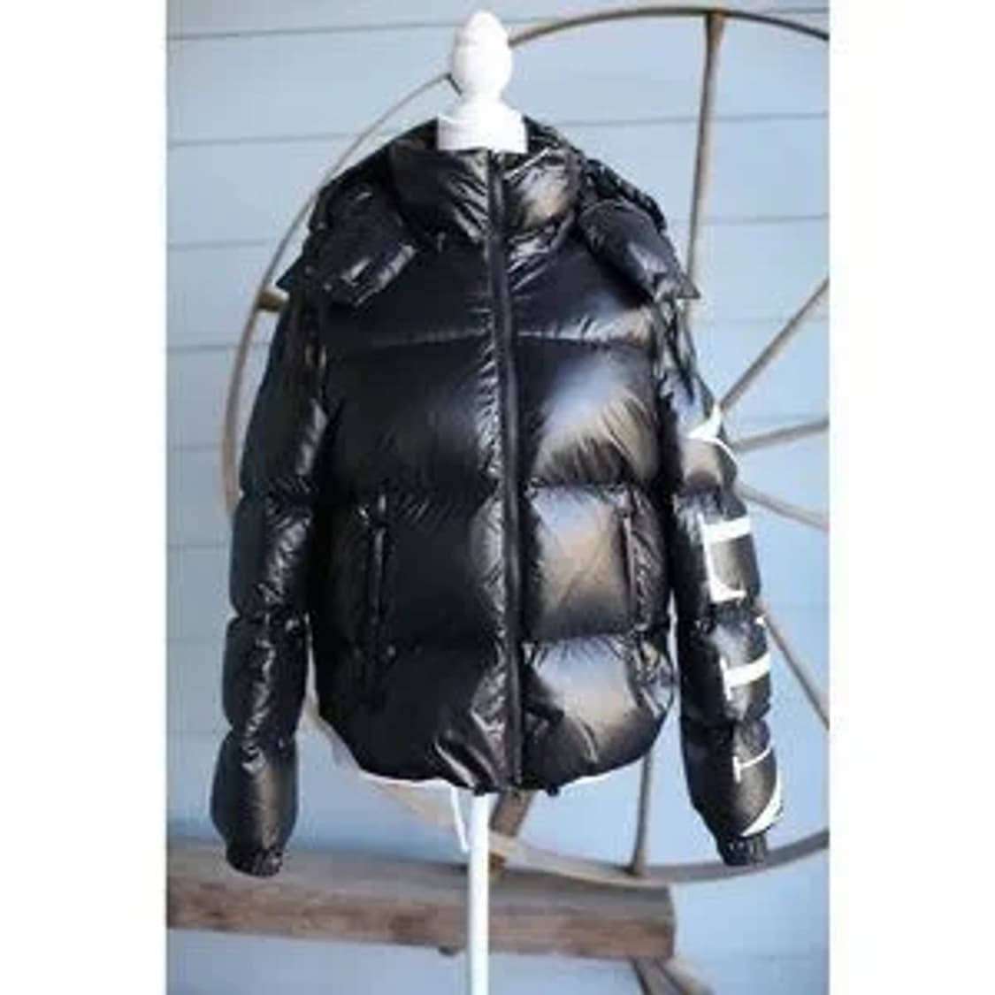 발렌티노 로고 블랙 패딩 38사이즈 상품이미지2