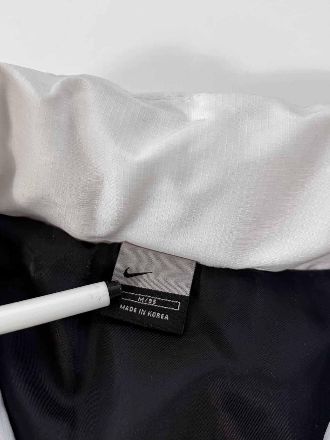 나이키 00‘s 루즈핏 화이트 덕다운 푸퍼 패딩  뉴챔프 상품이미지8