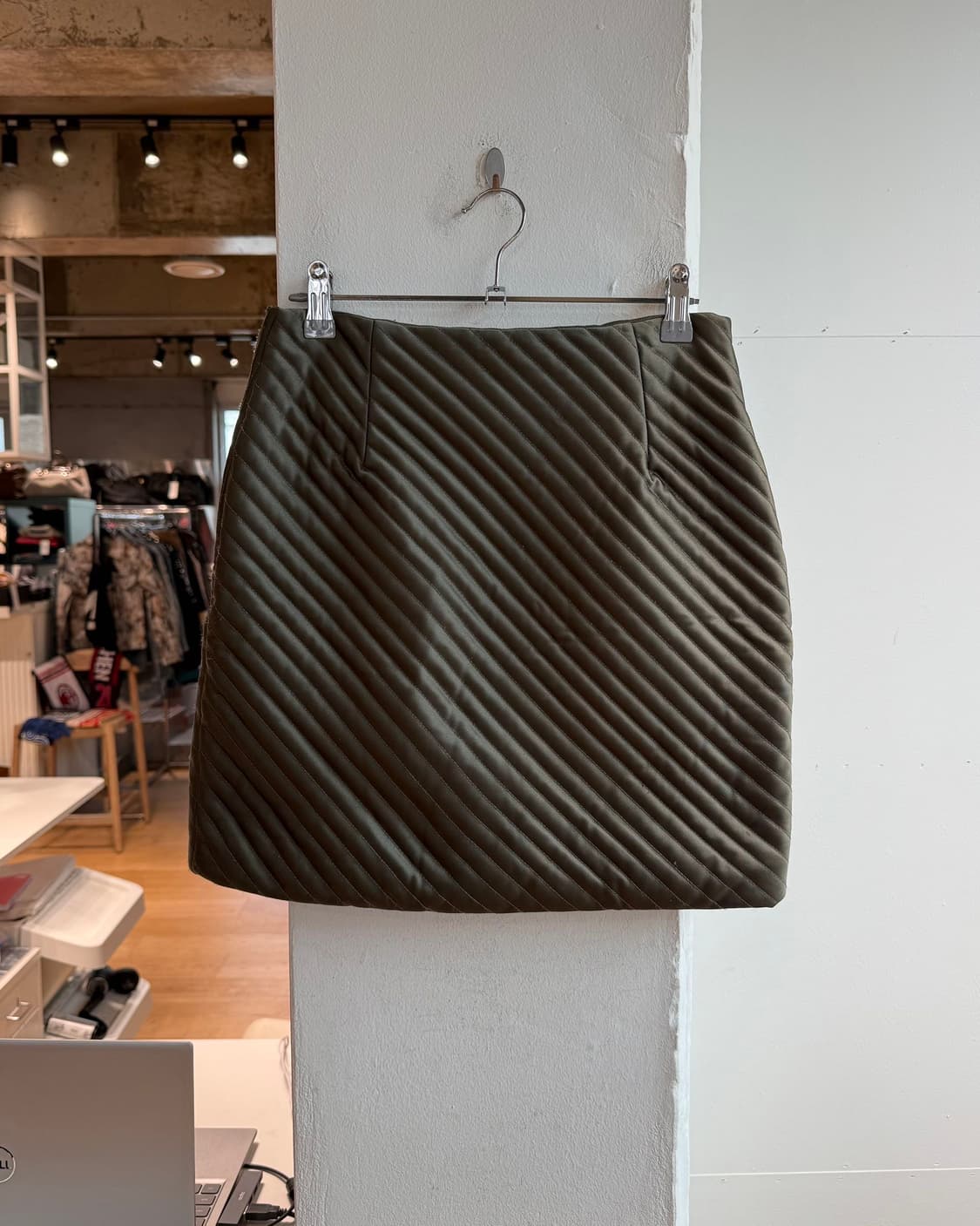 산드로 올리브 퀼팅 미니스커트  상품이미지5