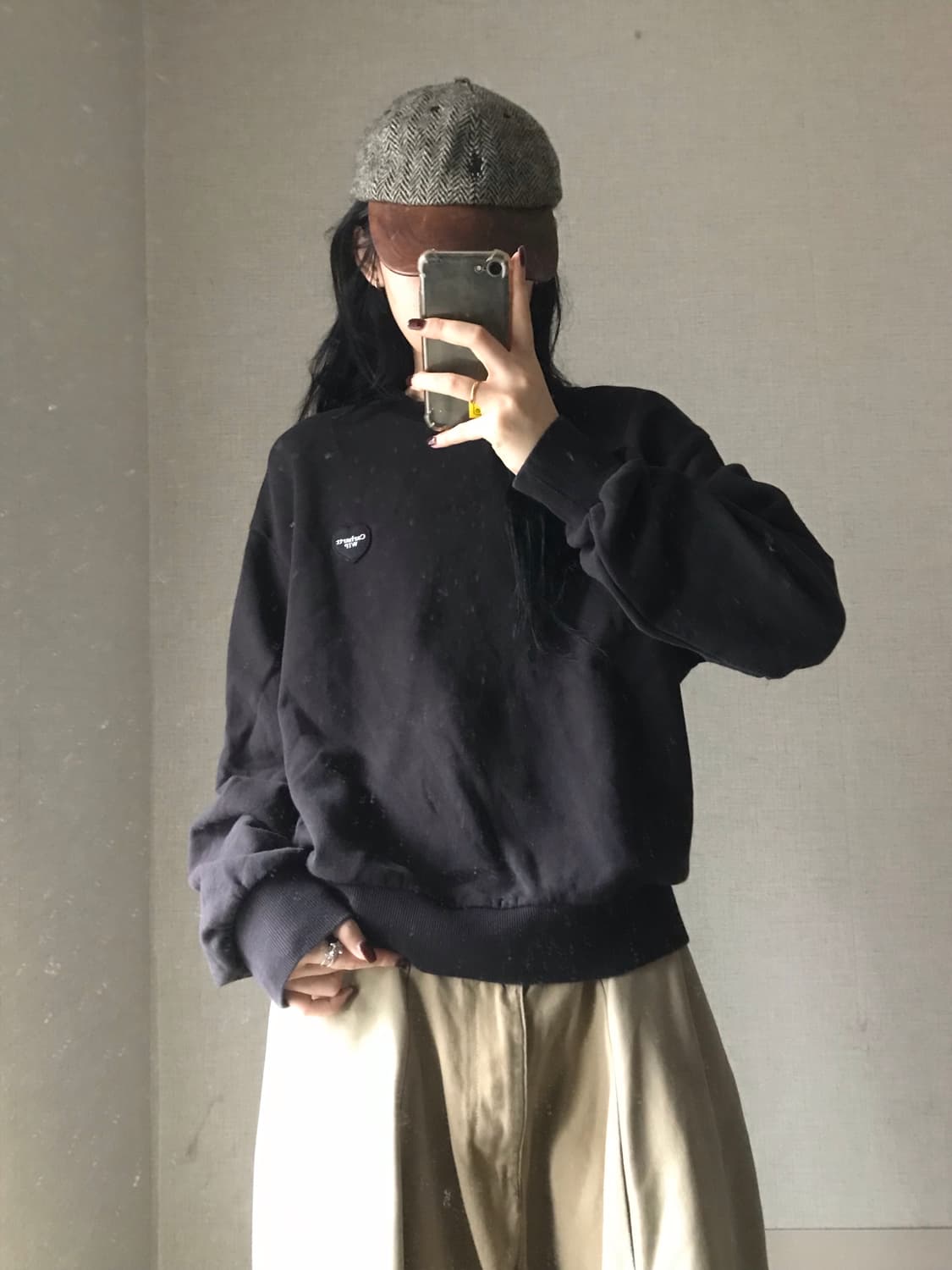칼하트Wip 패치 블랙 맨투맨 상품이미지1