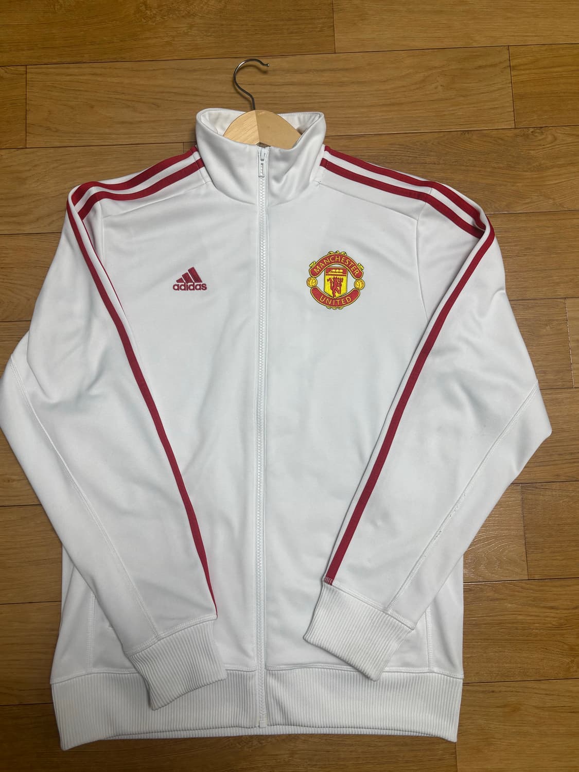 아디다스 맨유 흰빨 져지(대대장) 상품이미지1