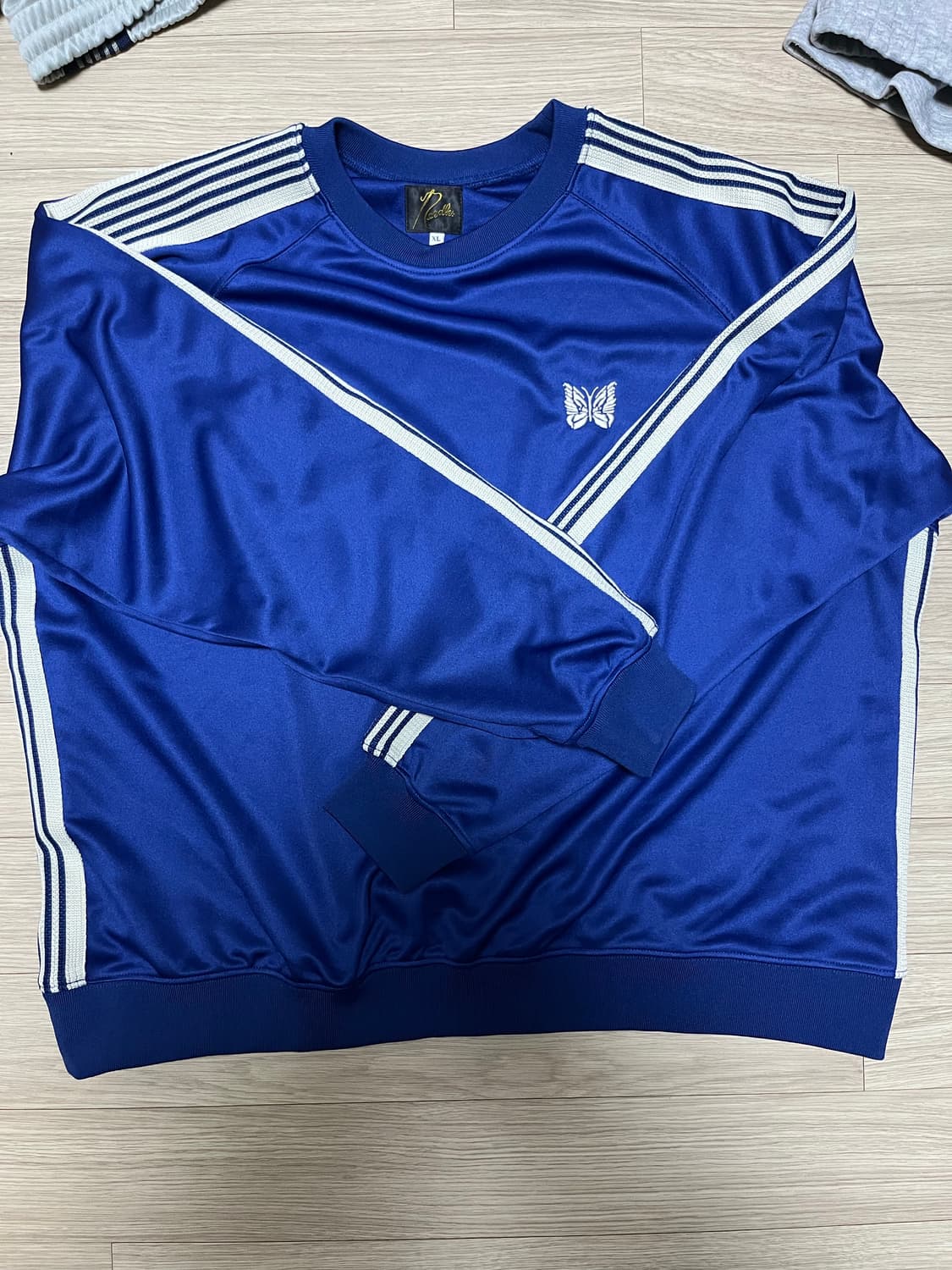 니들스 맨투맨 XL 로얄블루 상품이미지1