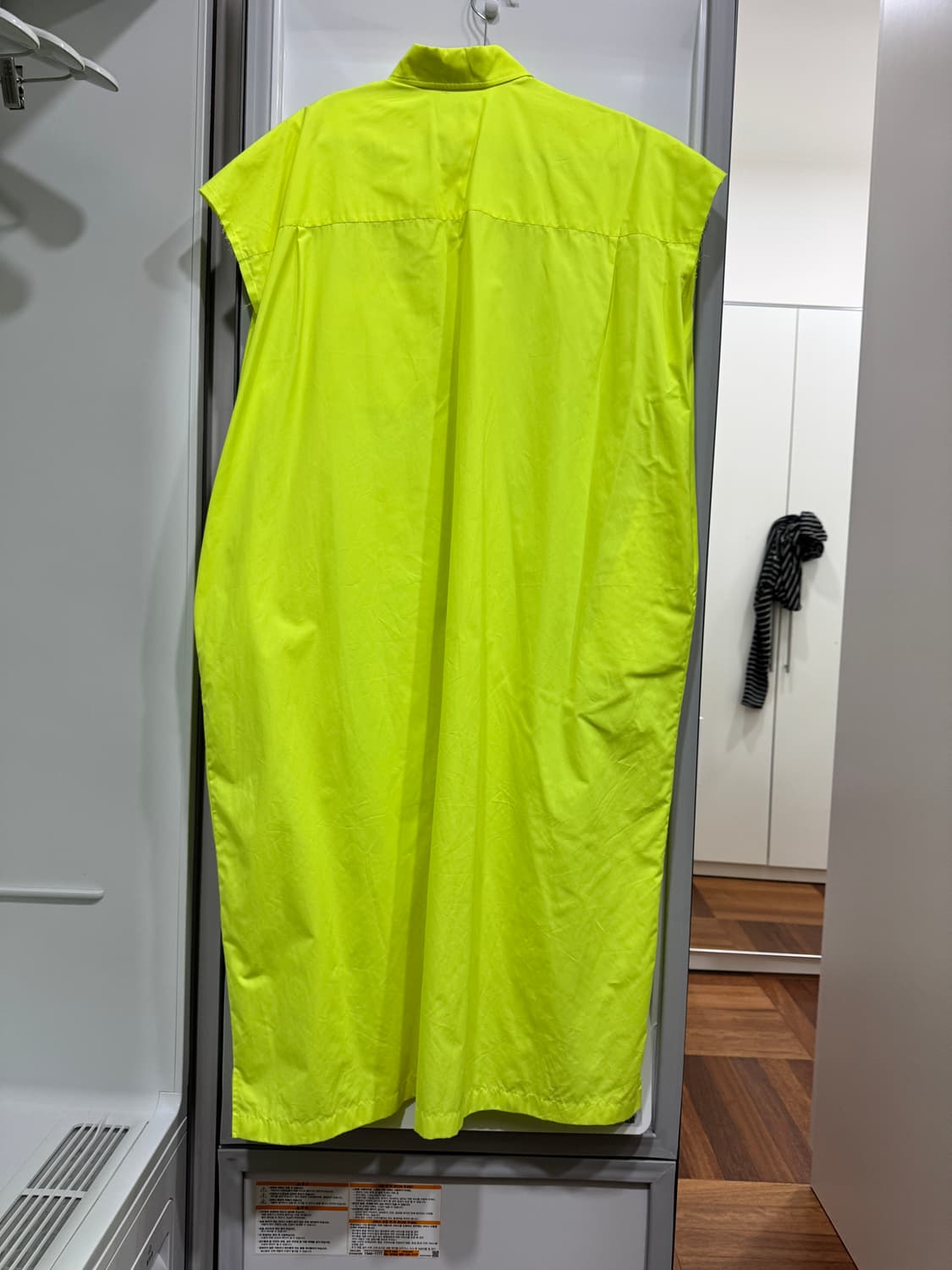 발렌시아가 로우컷 슬리브리스 드레스 상품이미지2