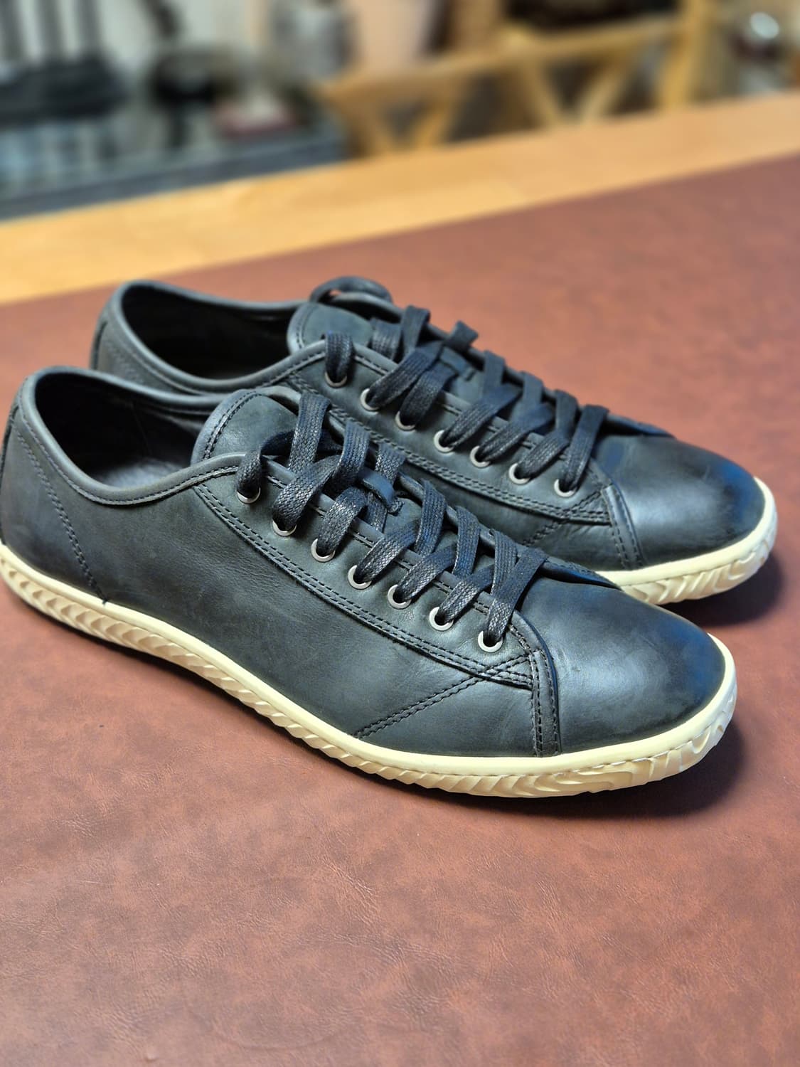 실착용1회 290-295(10,5)존바바토스 스니커즈  상품이미지3