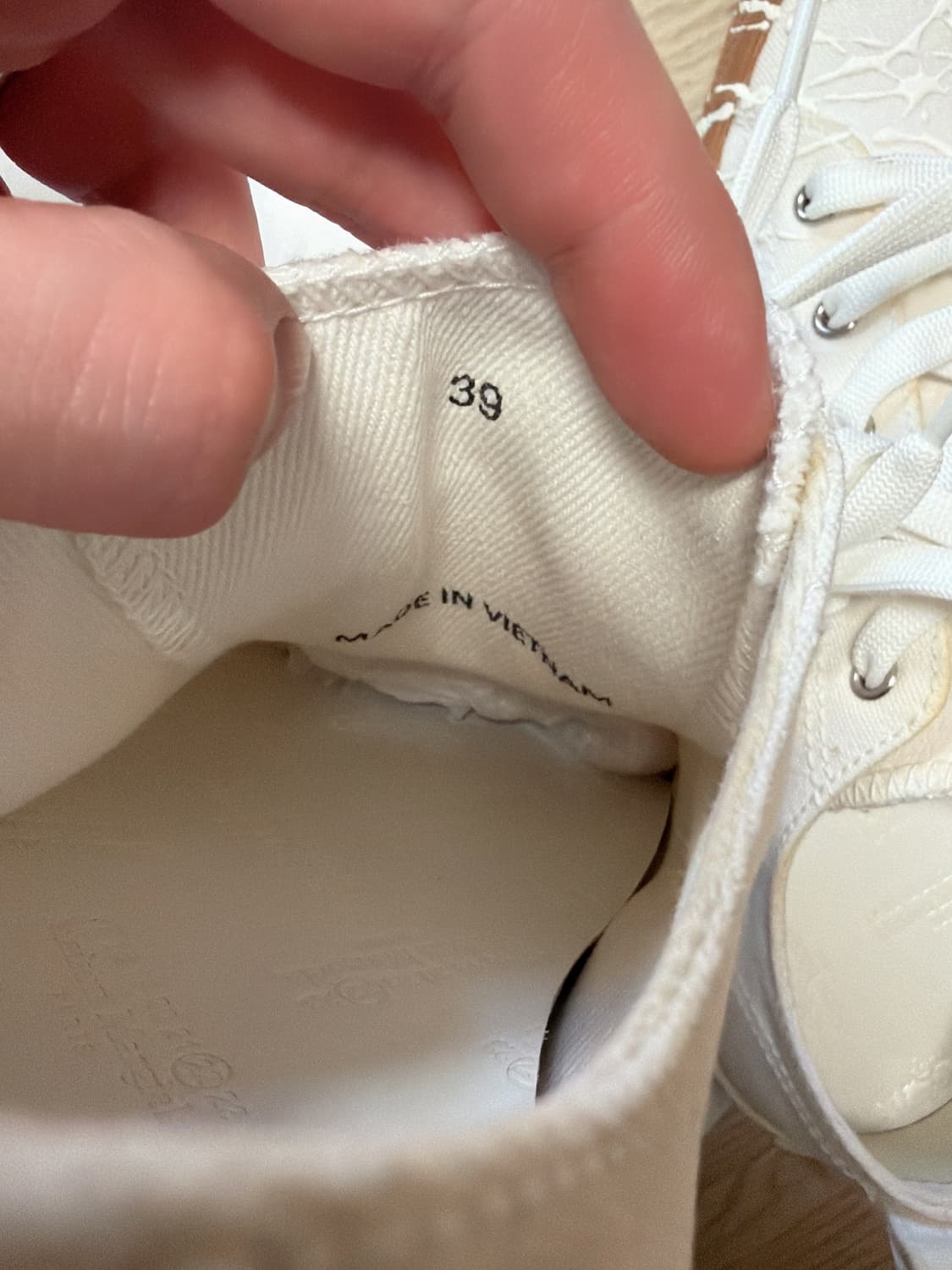 메종 마르지엘라 화이트 스니커즈 39 (250) 판매합니다 ! 상품이미지8