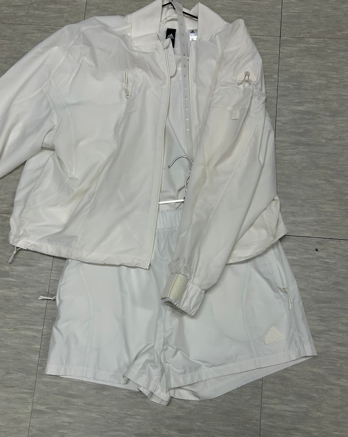 아디다스 여성 화이트 트레이닝복 세트 95추천 상품이미지2