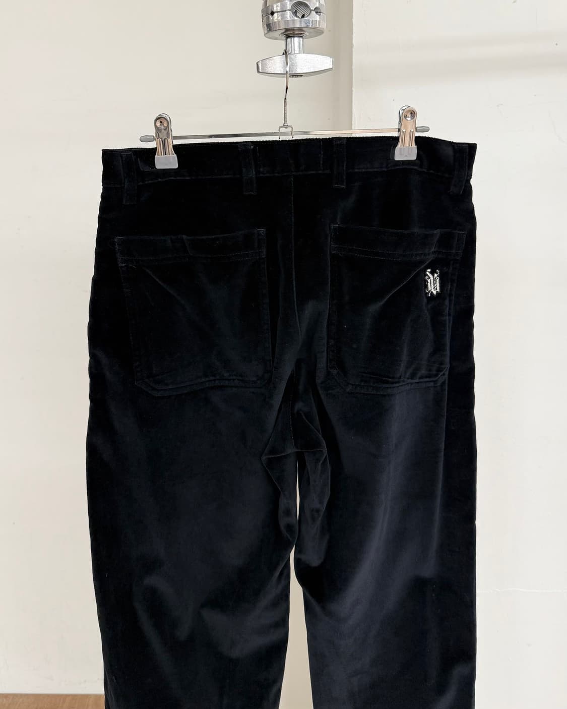 베르사체 진스 시그니처 벨벳 팬츠  상품이미지5