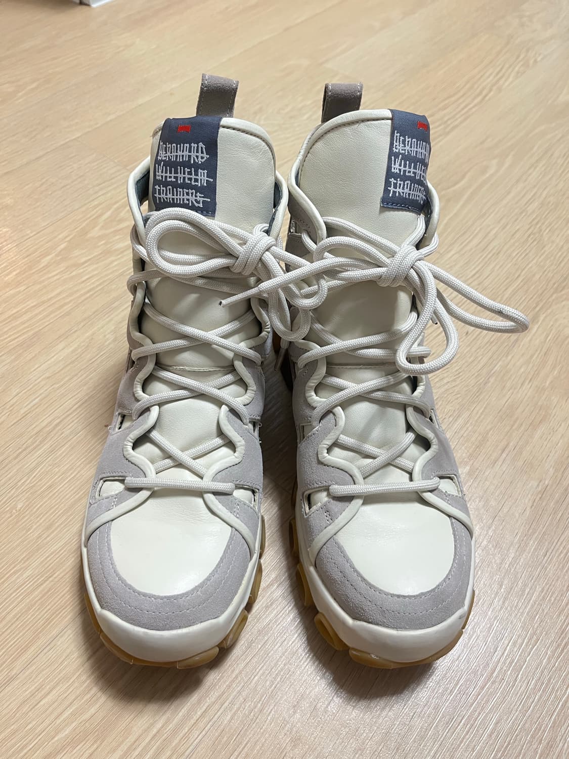 버나드윌헴 x 캠퍼 everest 풀박스 41 상품이미지4