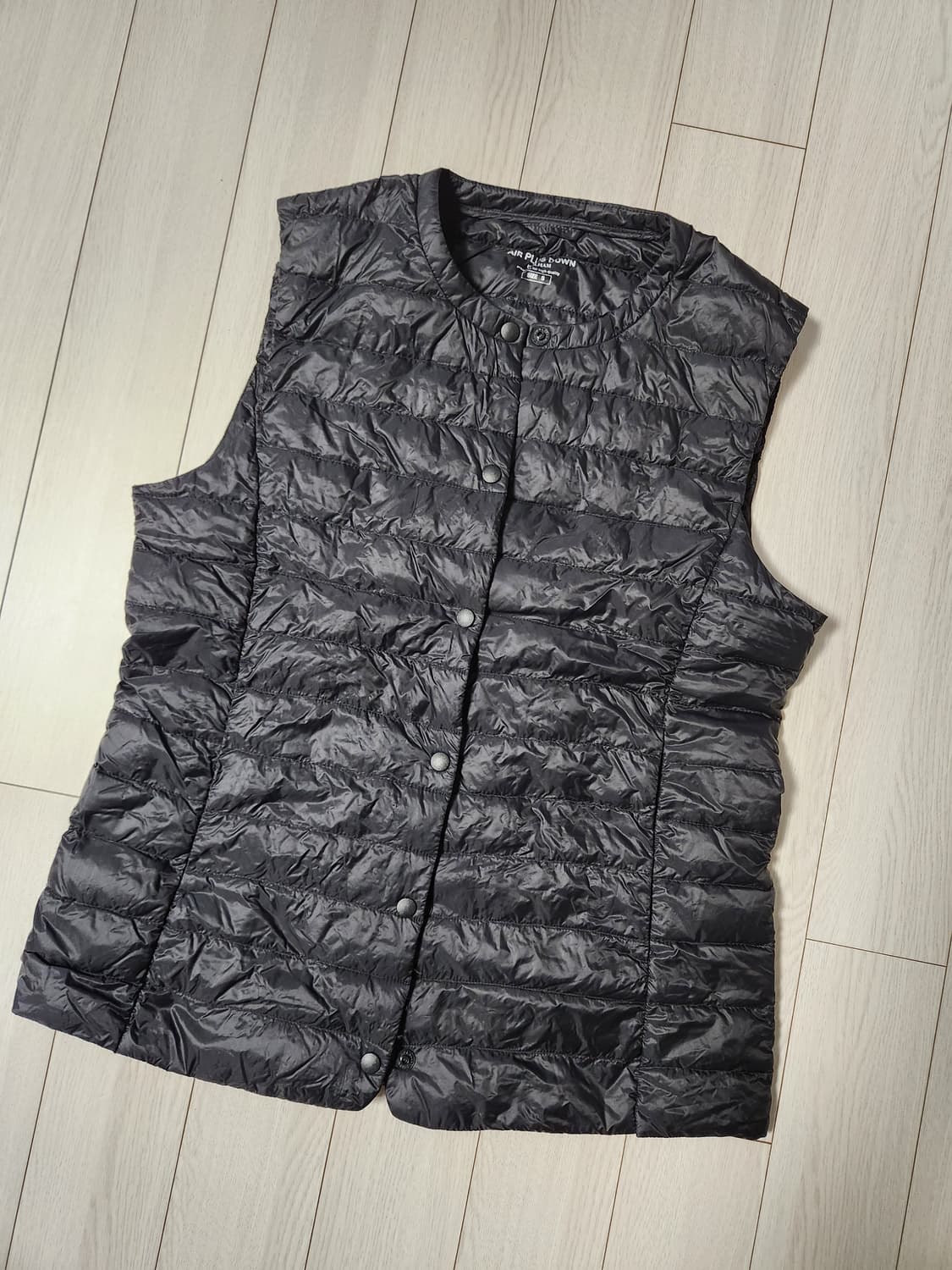 폴햄 베스트 리얼 라이트 구스 라운드넥 경량조끼 사이즈90(s)

여러  상품이미지1