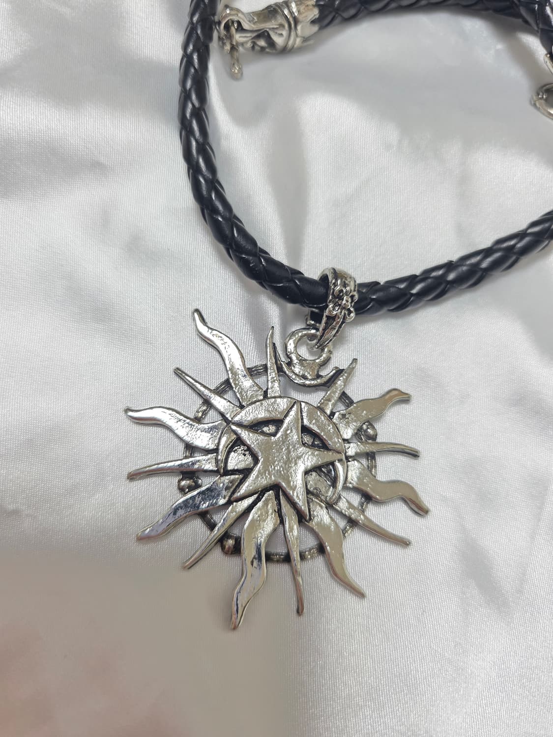 레테 토글 빈티지 별 태양 가죽 목걸이 상품이미지2