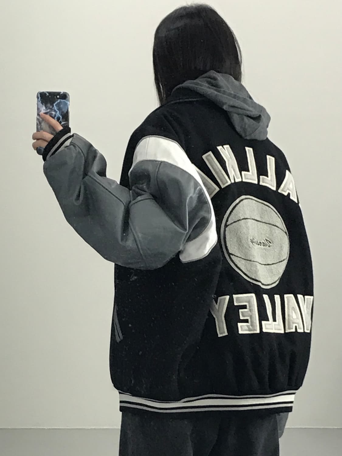 월킬 밸리 오버핏 바시티 자켓 상품이미지2