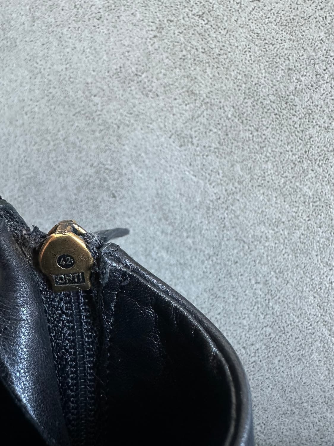 구찌 톰포드 바부스카 스터드 레더 앵클부츠 상품이미지9