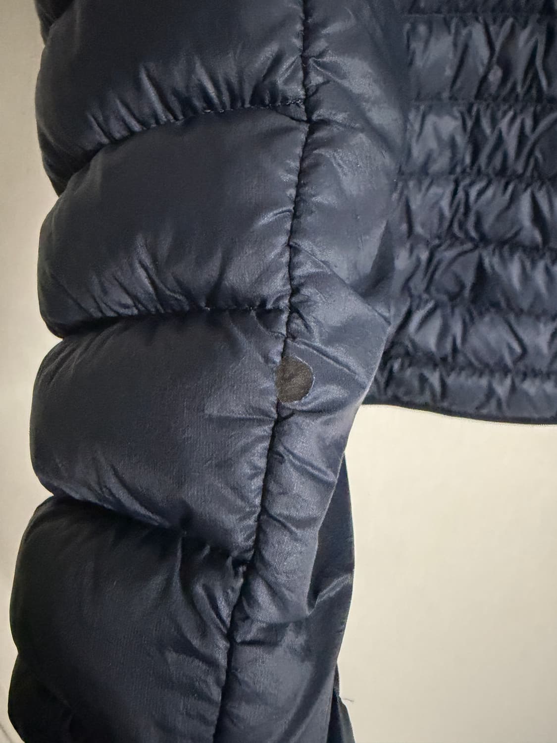 스톤아일랜드 가먼트 다이드 마이크로얀 다운 경량패딩 네이비 M사이즈 상품이미지8