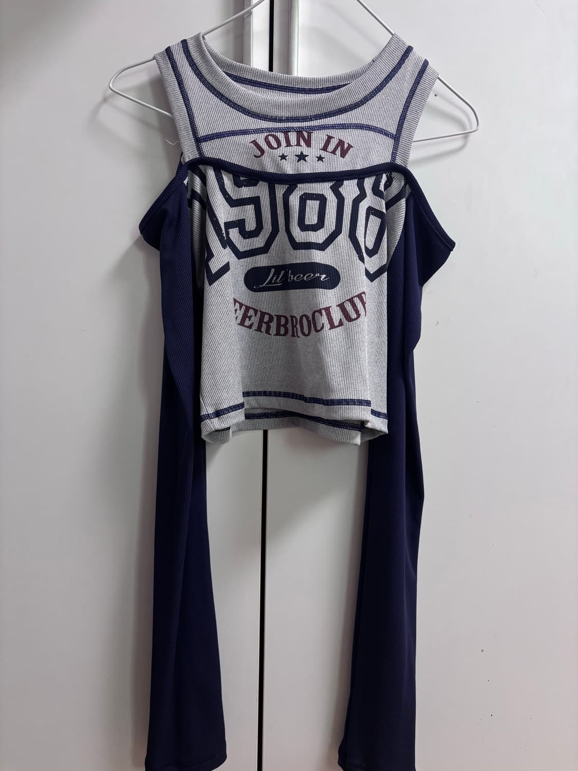 크롭 오프숄더  상품이미지1