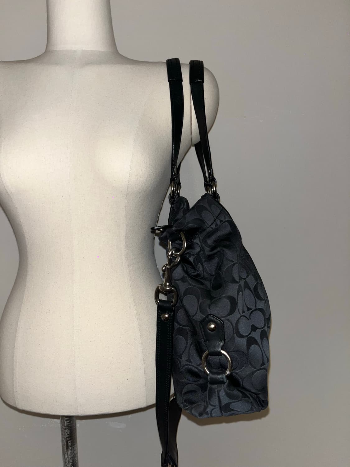 🎉BLACK FRIDAY🎉 Old Coach black bag 상품이미지8