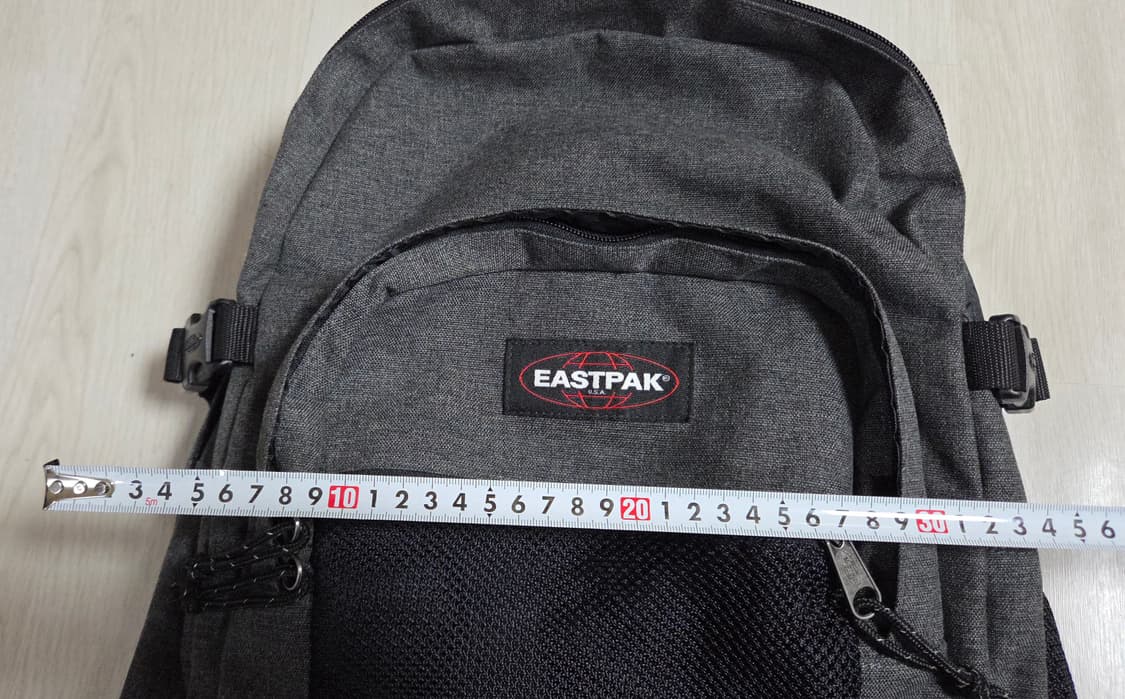(착샷) 이스트팩 백팩 에그웜 그레이 상품이미지6