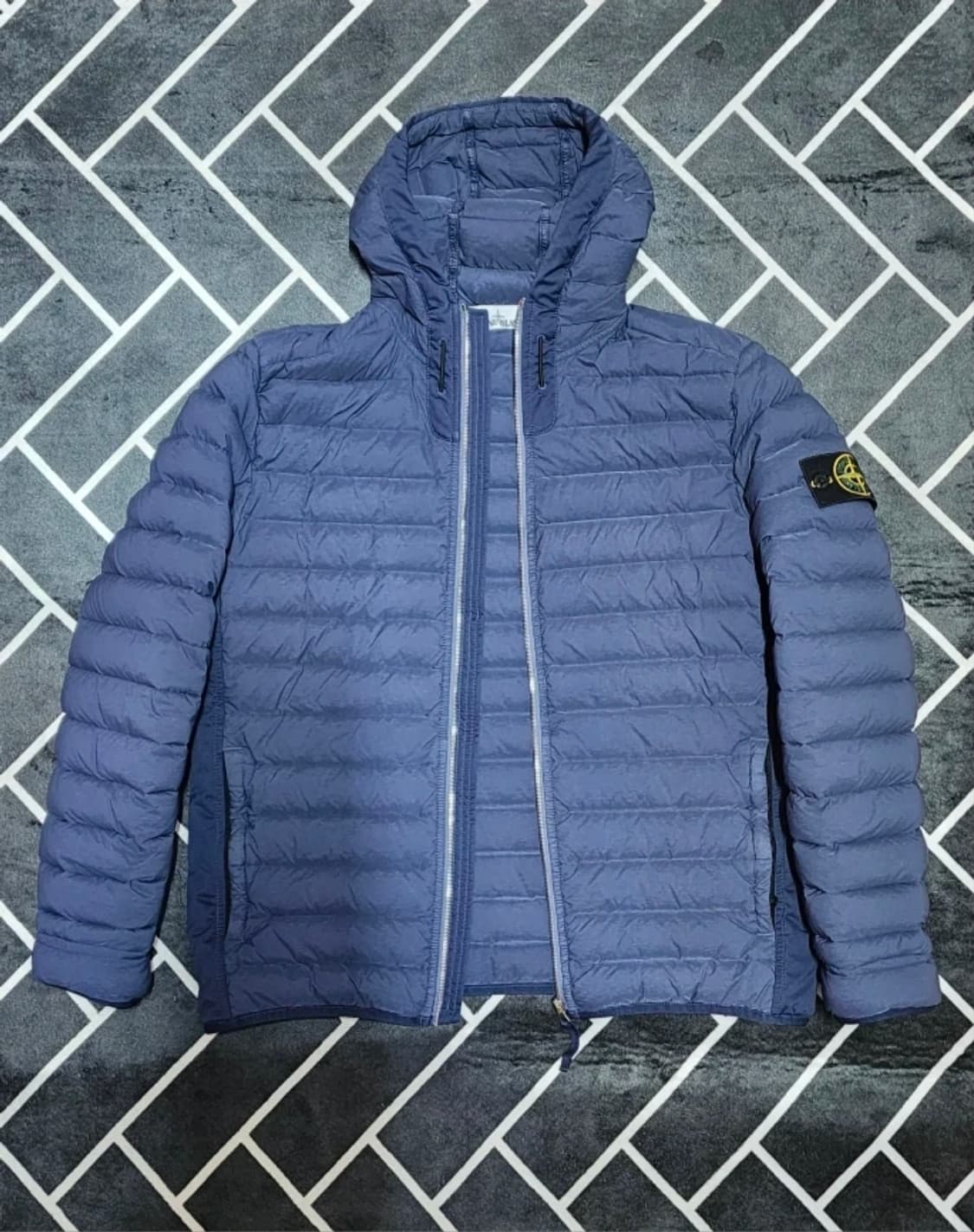 스톤아일랜드 룸우븐 경량패딩 상품이미지1