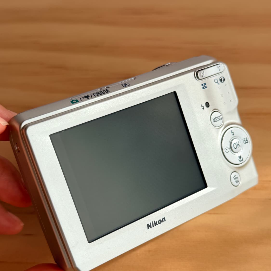 ✨미품✨ Nikon COOLPIX 니콘 쿨픽스 L19 실버 빈티지 디카 상품이미지4