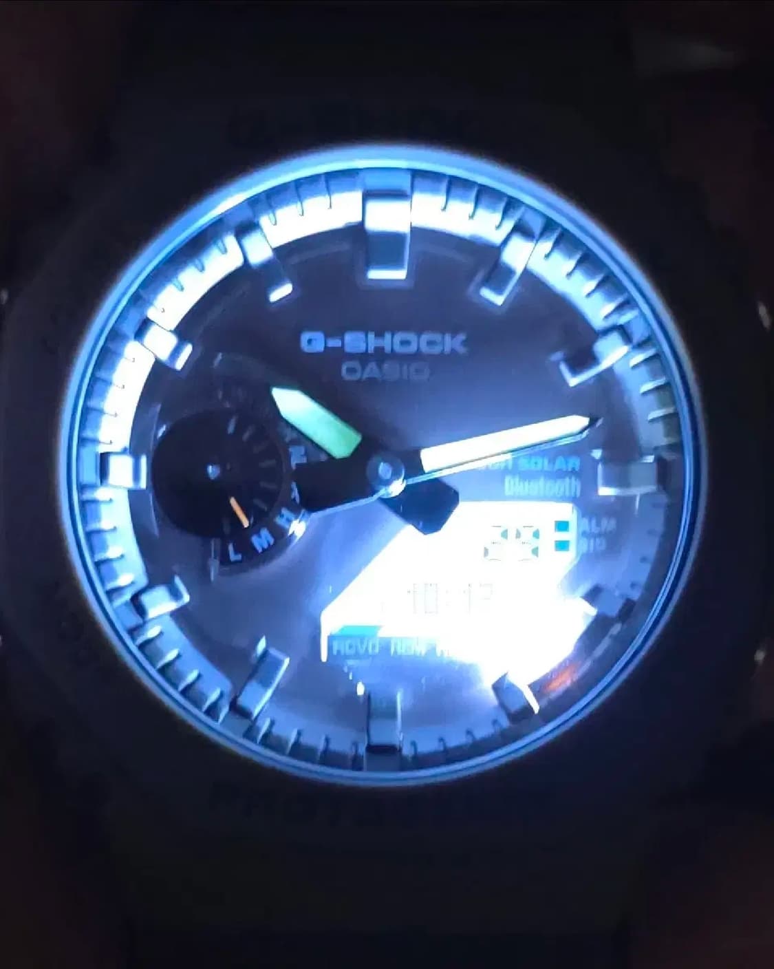 지샥 G-SHOCK GA-B2100CT-5ADR 태양광 블루투스 시계 ( 상품이미지10