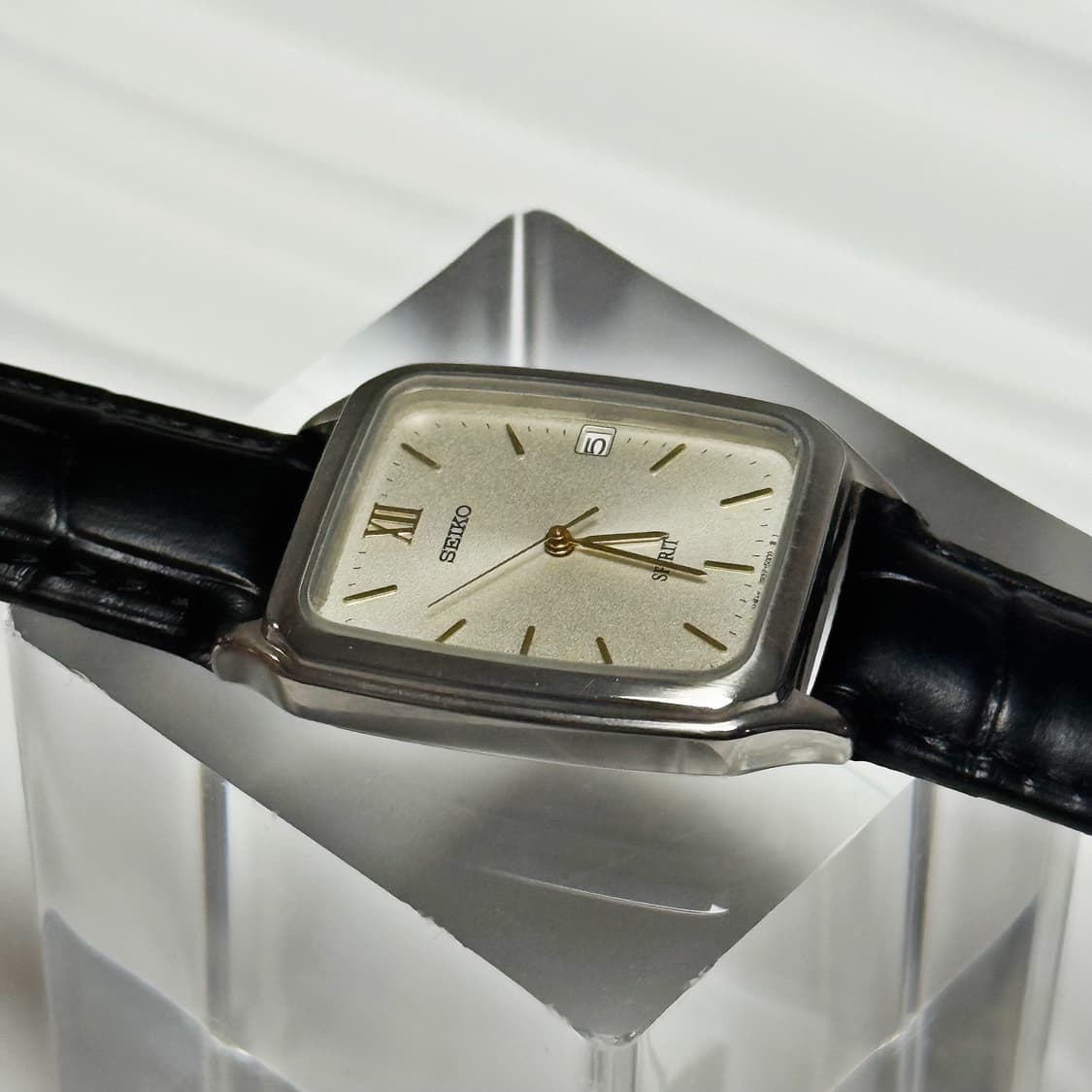 90s 빈티지 세이코 스피릿 렉탱글 데이트 샌드텍스처 샴페인 다이얼 워치 상품이미지3
