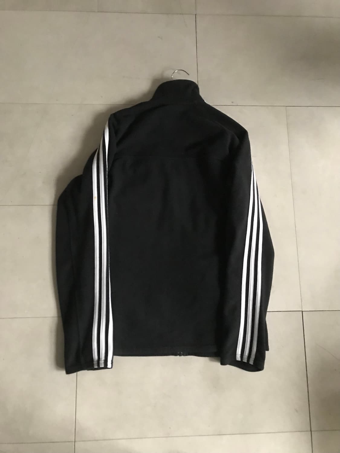 아디다스 검흰 후리스 집업 상품이미지10