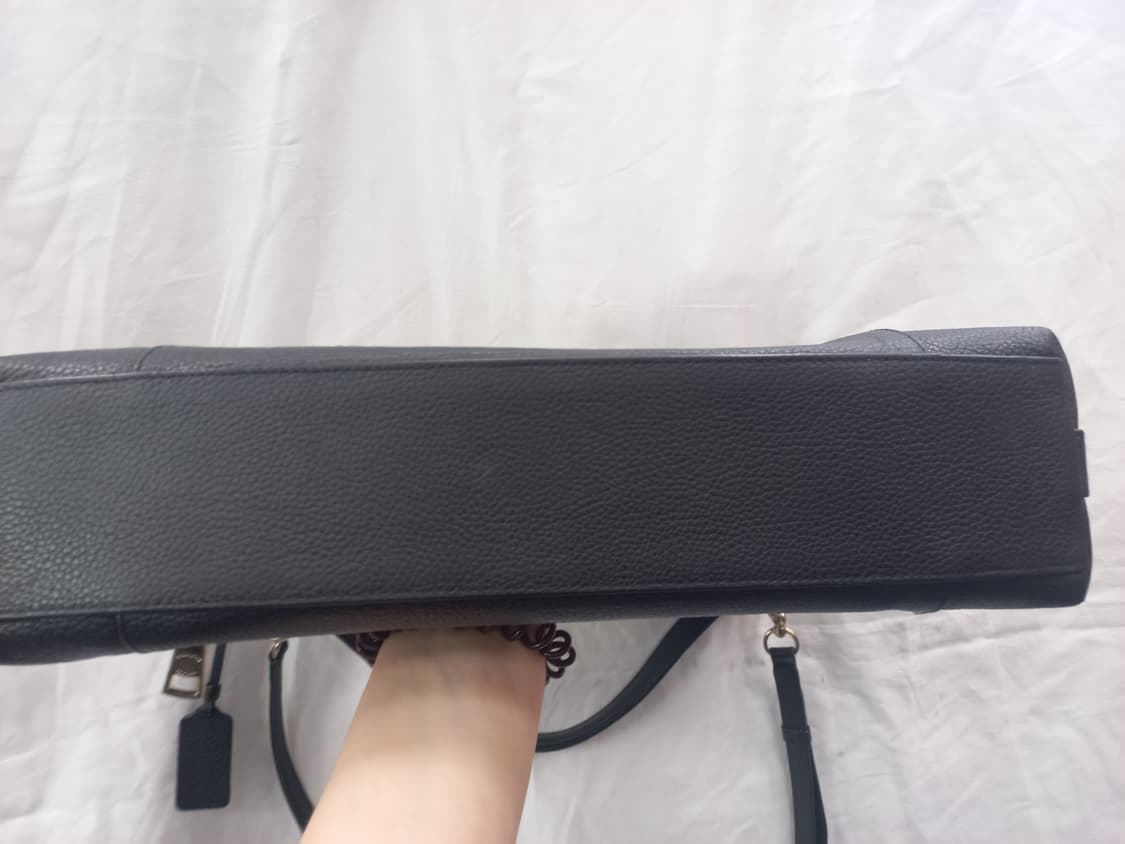 코치 블랙 가죽 숄더백  상품이미지4