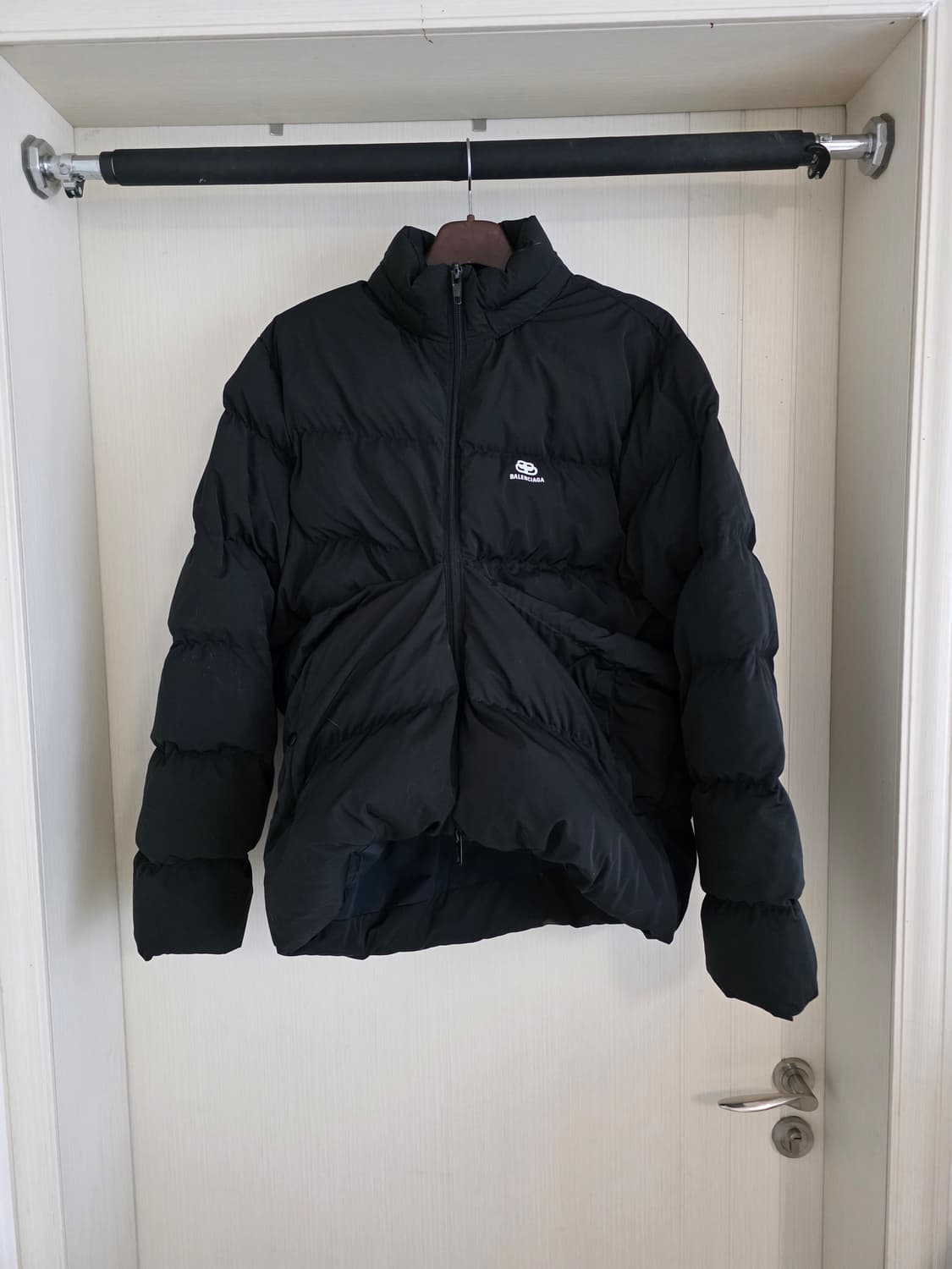 발렌시아가 c컬 패딩 46 사이즈 상품이미지1