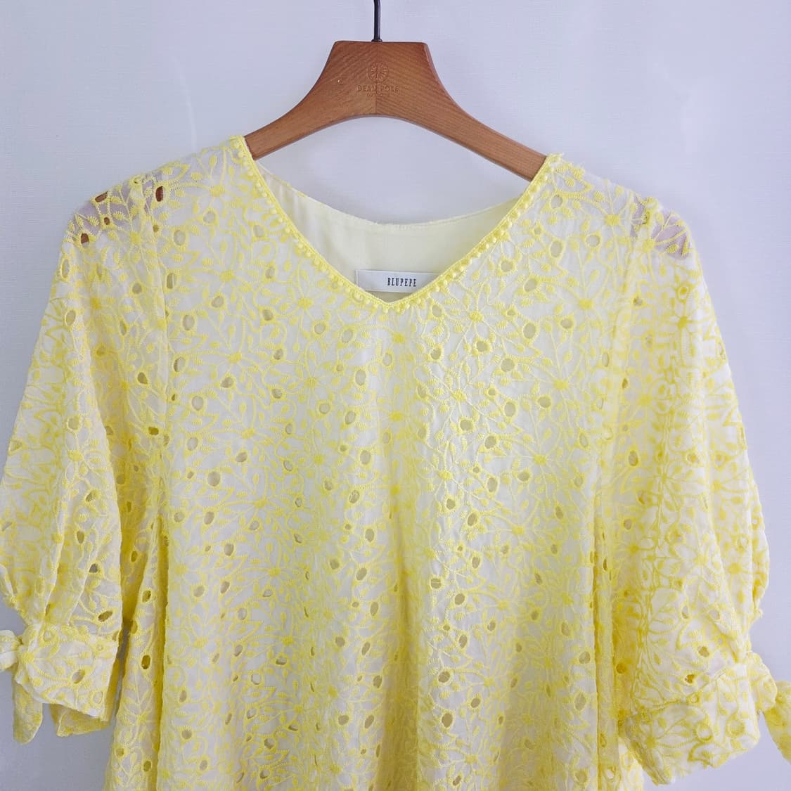 [BLUPEPE] 블루페페 옐로우 자수 레이스 블라우스 여성 상품이미지3