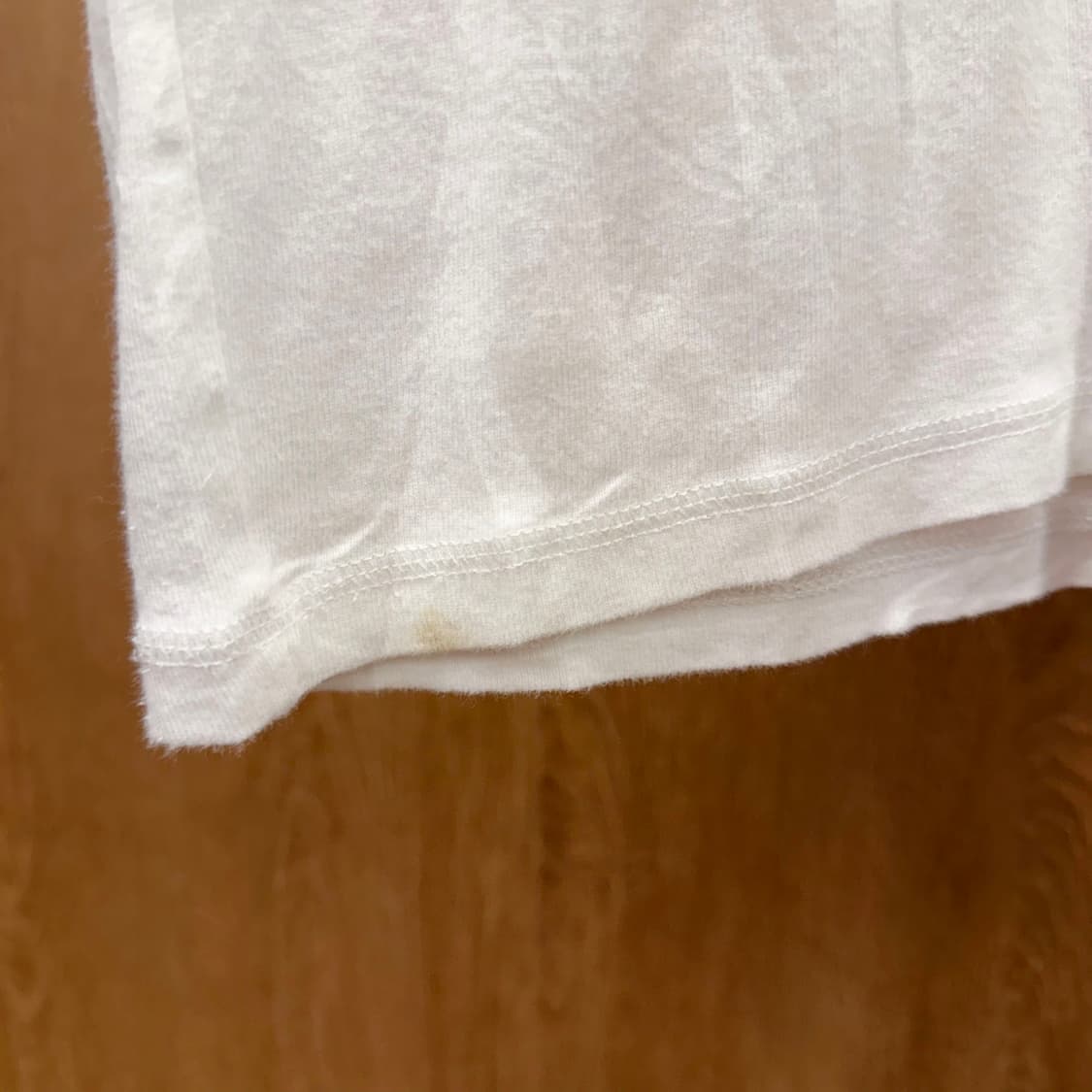 버버리 블랙라벨 헨리넥 자수 로고 반팔 티셔츠 4단추 디테일 화이트 상품이미지10