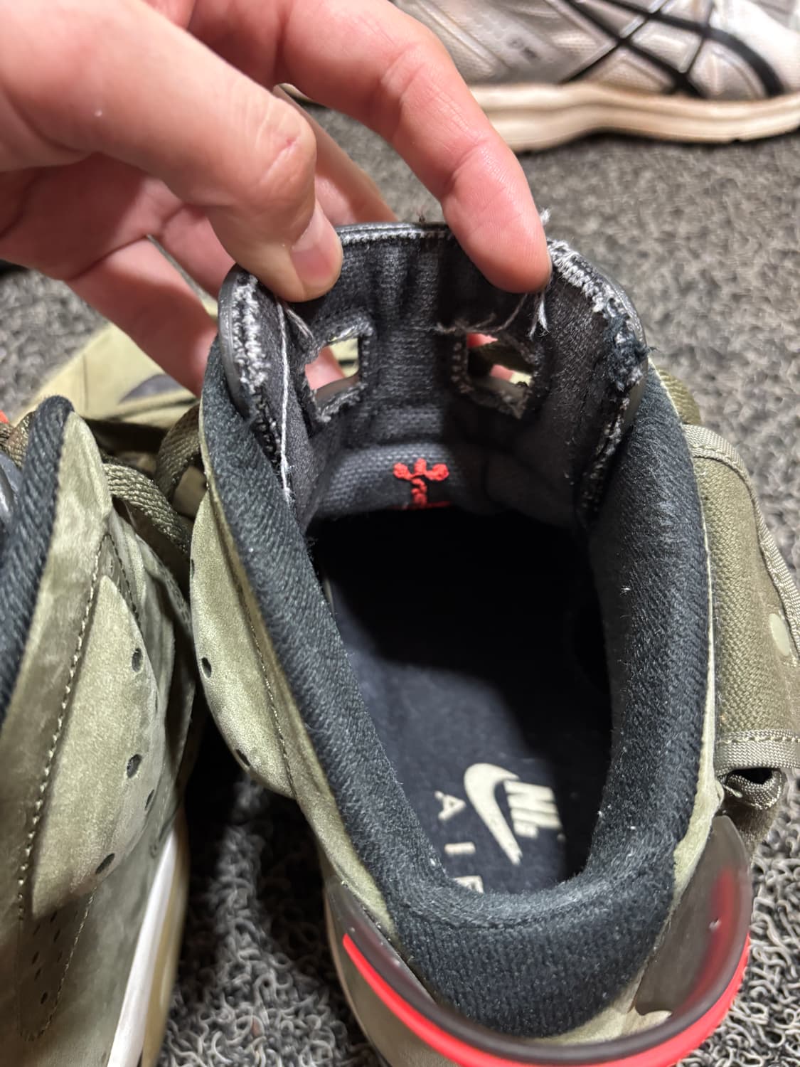 트래비스 스캇 조던6 올리브 285 상품이미지4