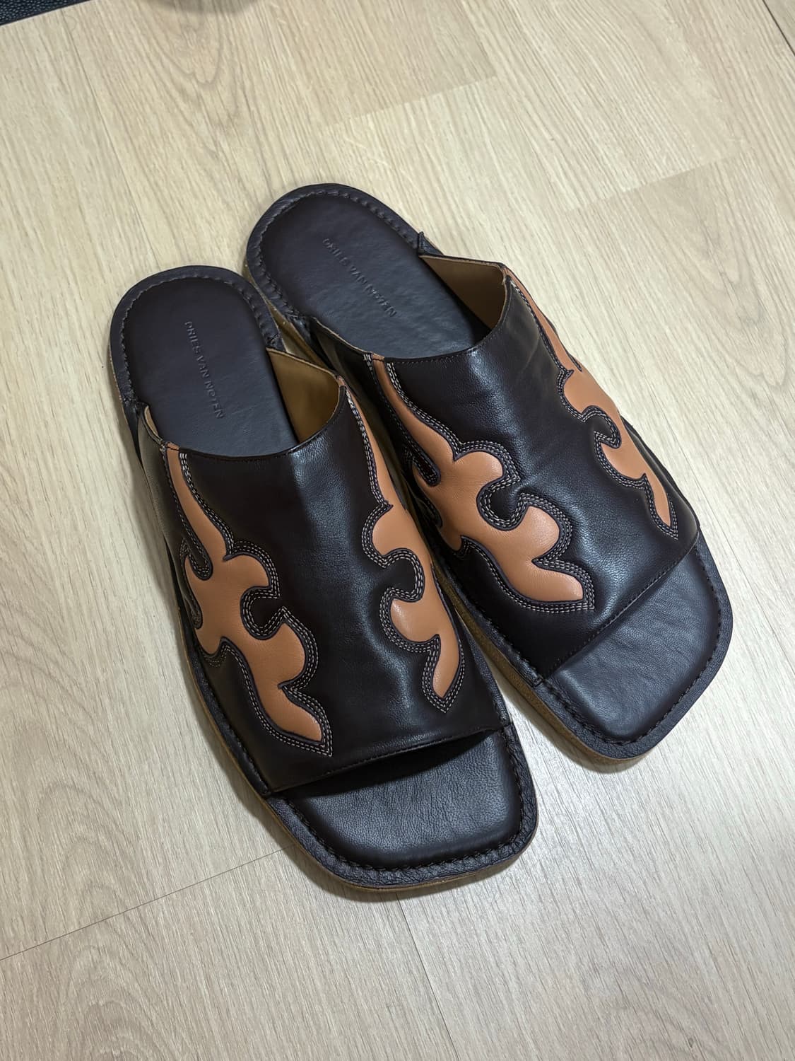 드리스반노튼 샌들 상품이미지1