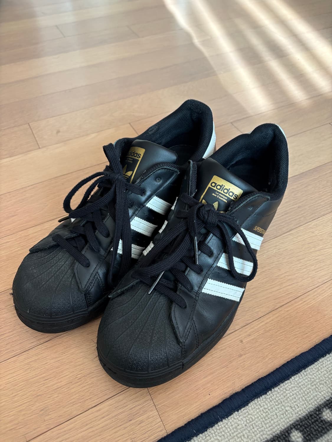 아디다스 슈퍼스타 검정 상품이미지1