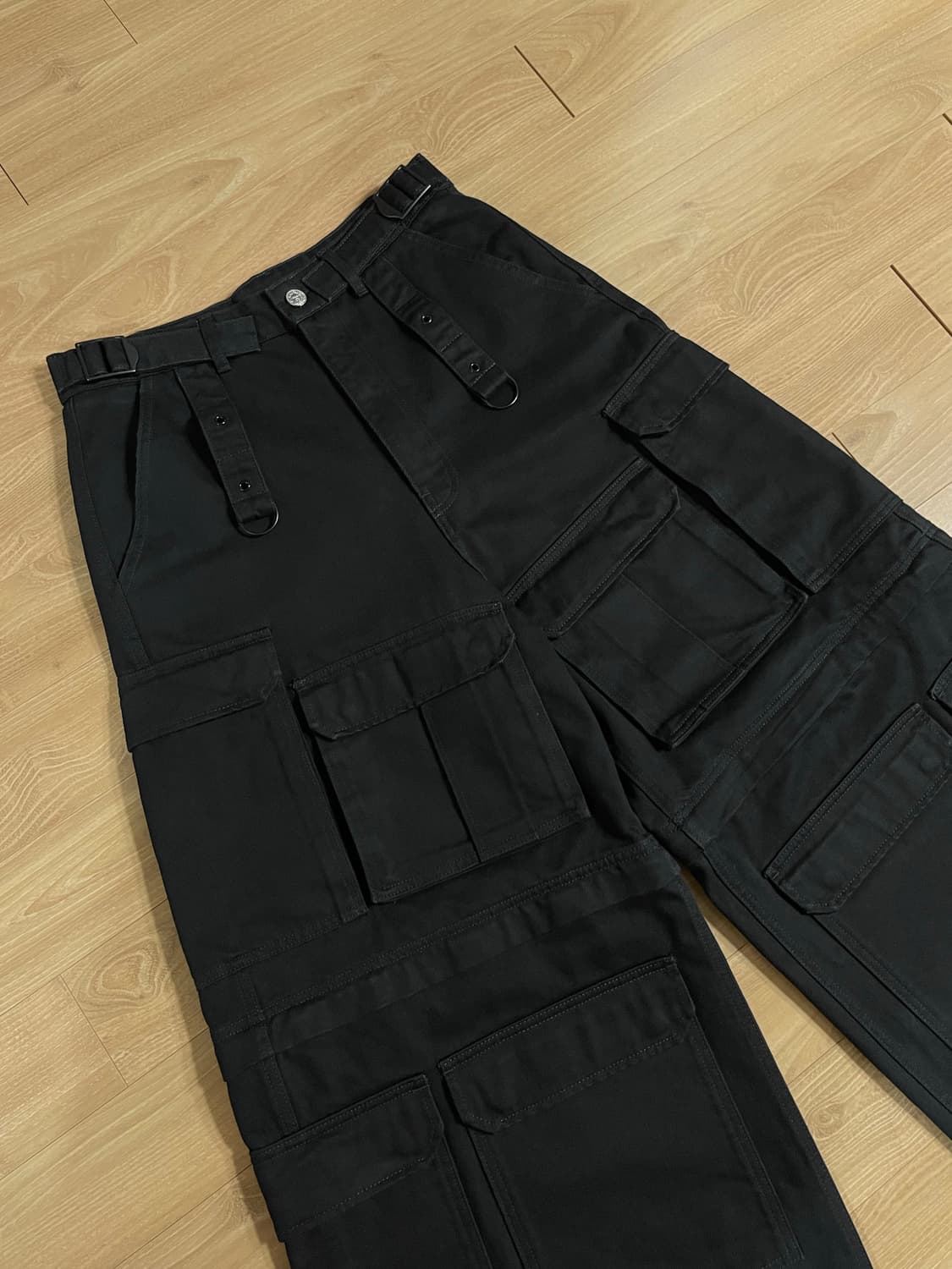 (29) 23FW 베트멍 멀티 포켓 카고 팬츠 블랙 상품이미지4
