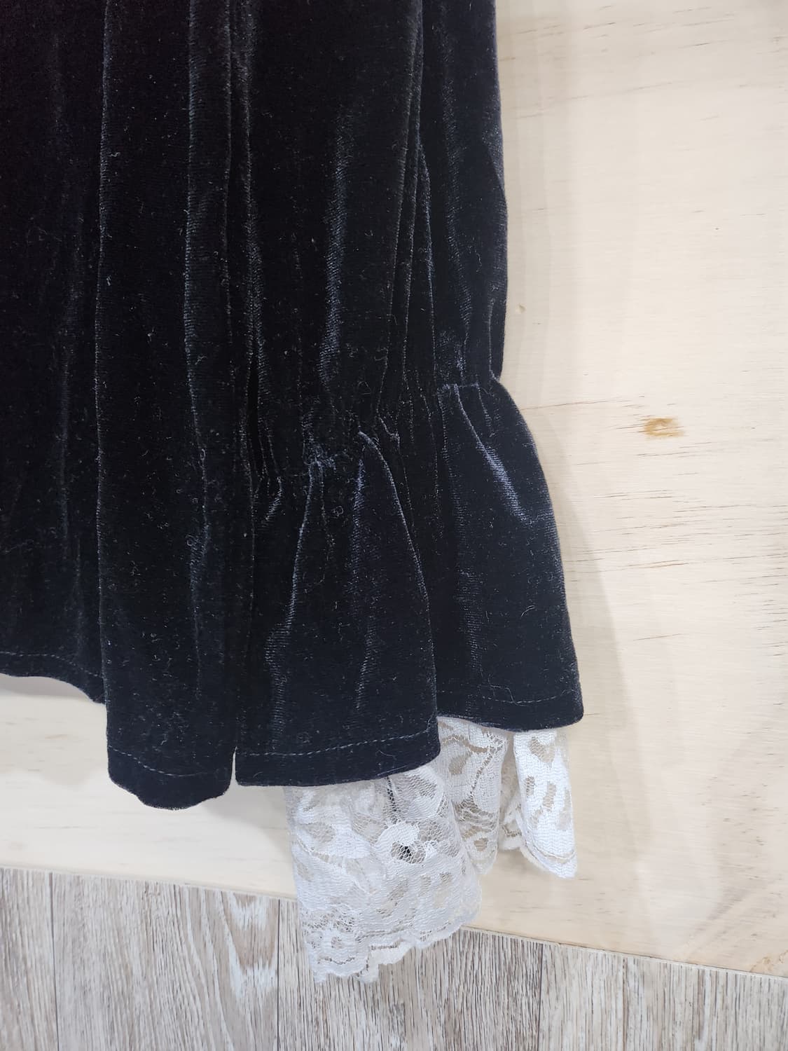 673) 레이스 포인트 벨벳 블라우스 상품이미지4