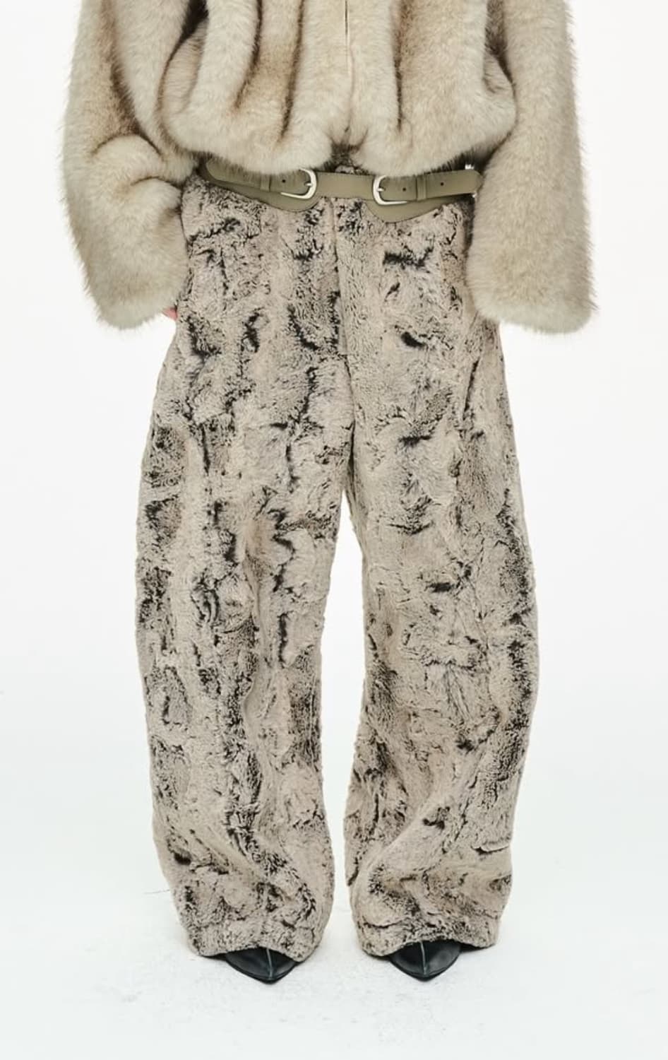 구해요) 세릭 쉐어드 퍼 와이드 팬츠 베이지 상품이미지1