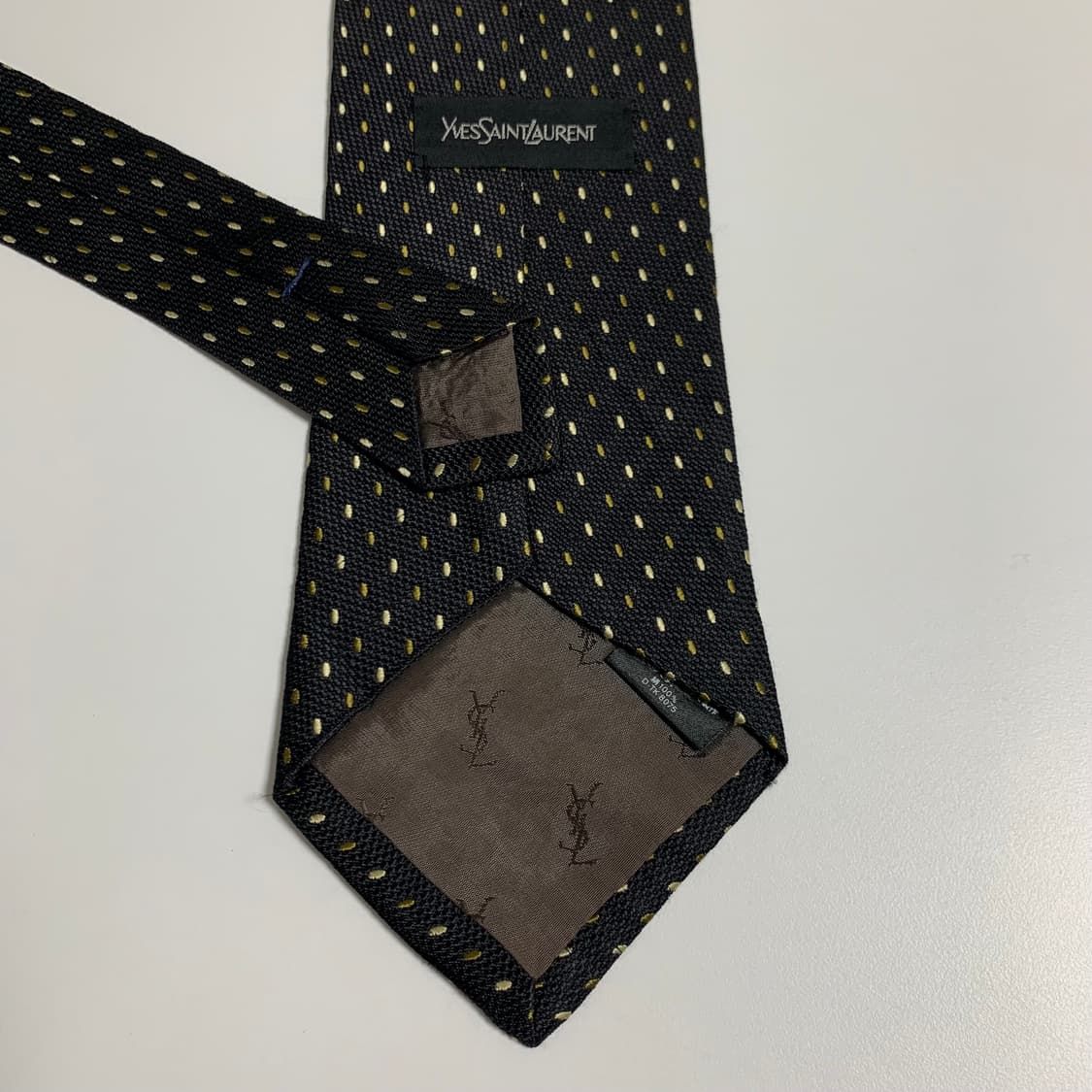 입생로랑(YSL) 도트패턴 블랙컬러 명품넥타이 정장룩코디 A+ 상품이미지6