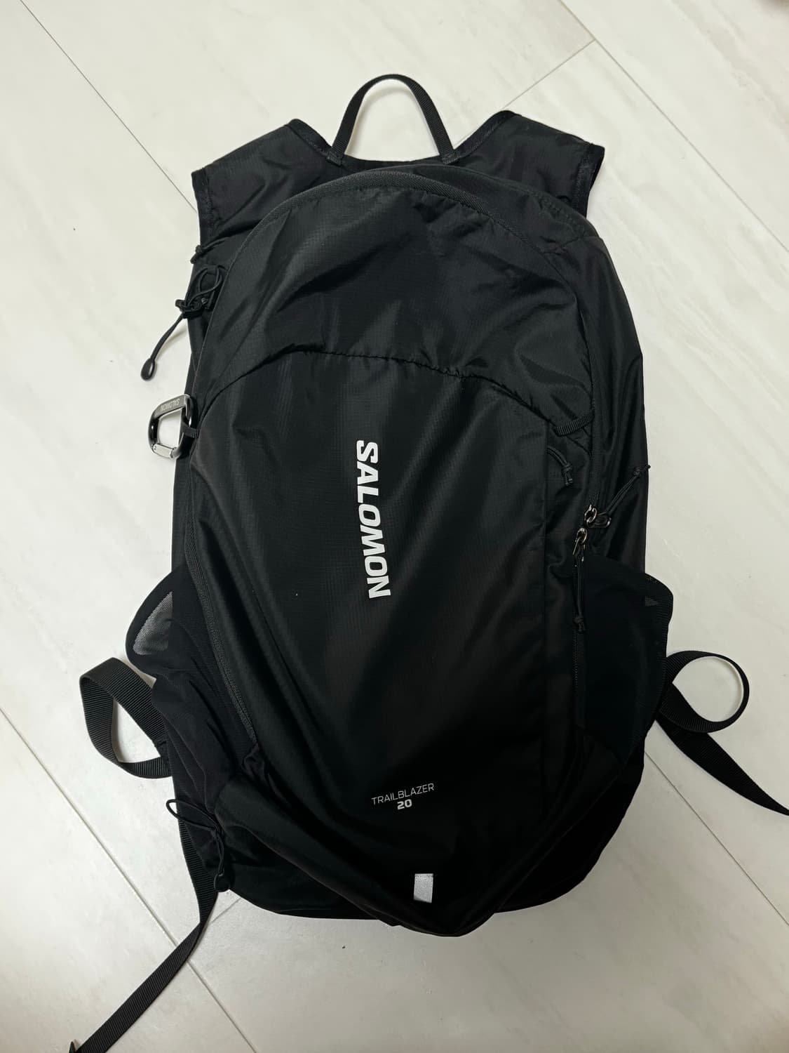 살로몬 백팩 20L + 카라비너 상품이미지1