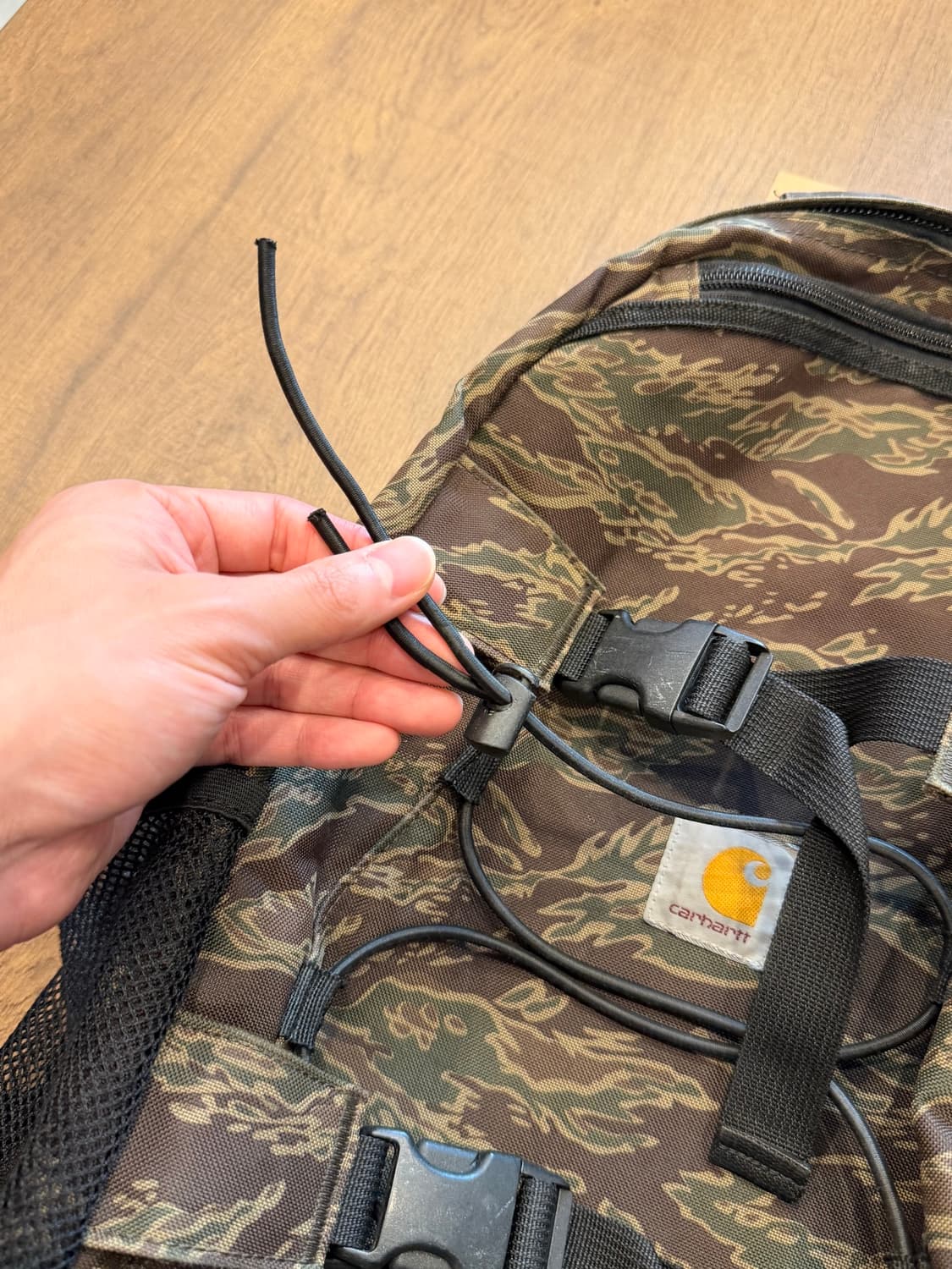 Carhartt WIP 칼하트윕 타이거카모 킥플립 백팩 상품이미지4