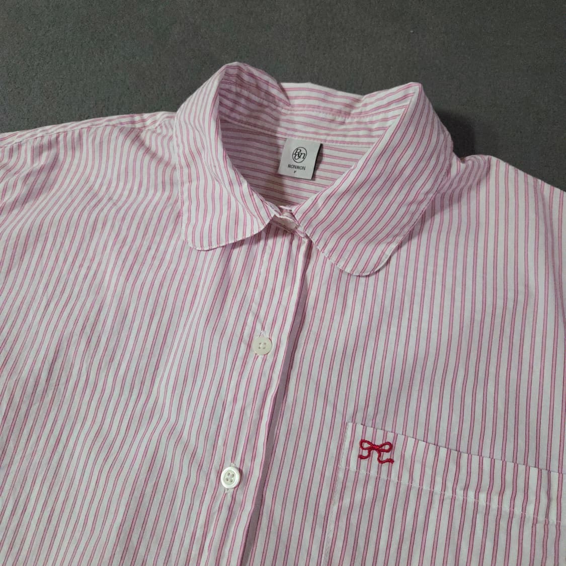 ronron 론론 라운드 카라 포켓 셔츠 핑크스트라이프 상품이미지9