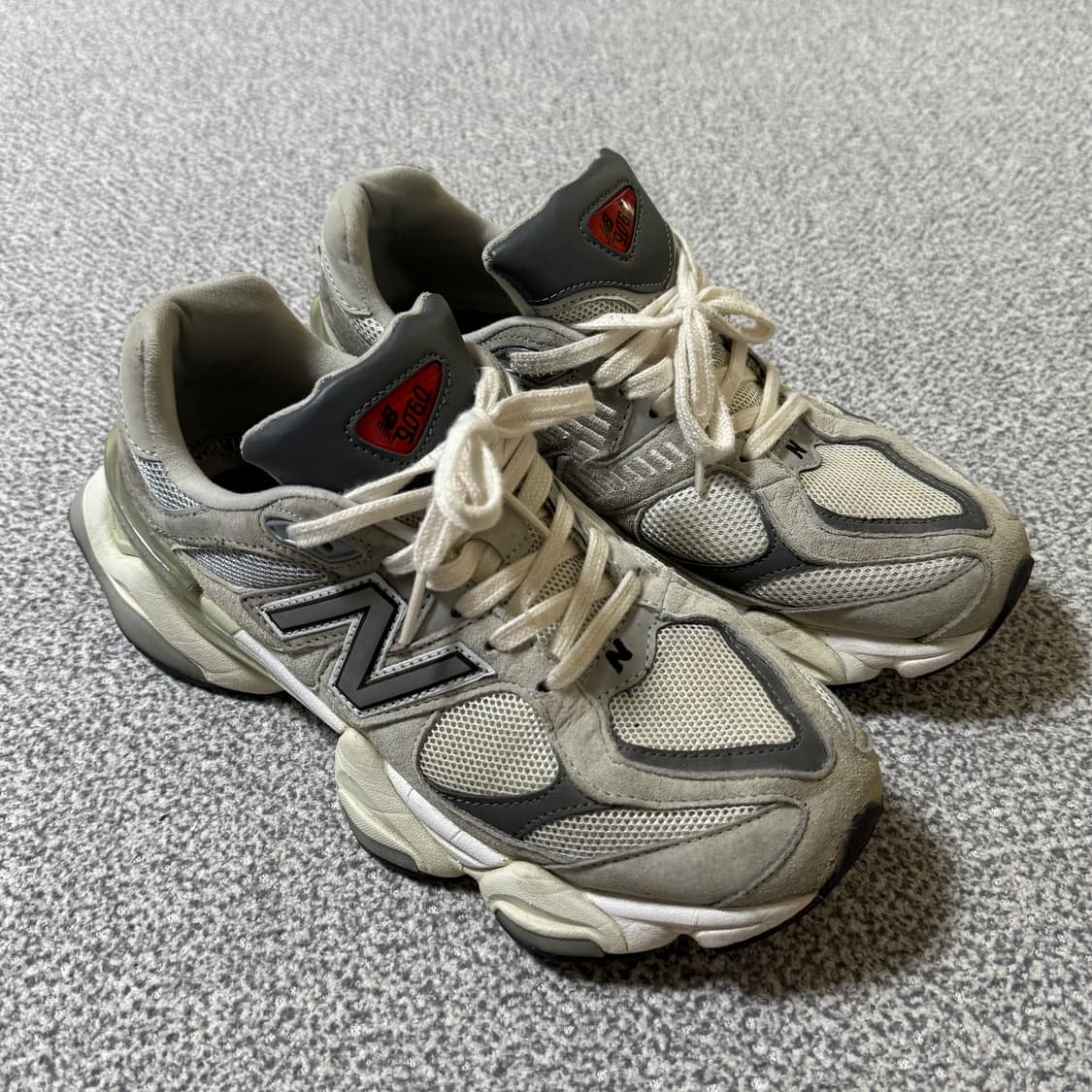 [정가 19만원] 뉴발란스 9060 그레이 265 상품이미지1