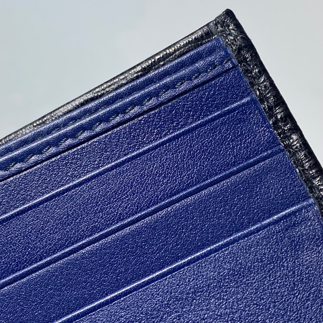 [정품] 페라가모 더블 간치니 헤머드 카프스킨 반지갑 상품이미지8