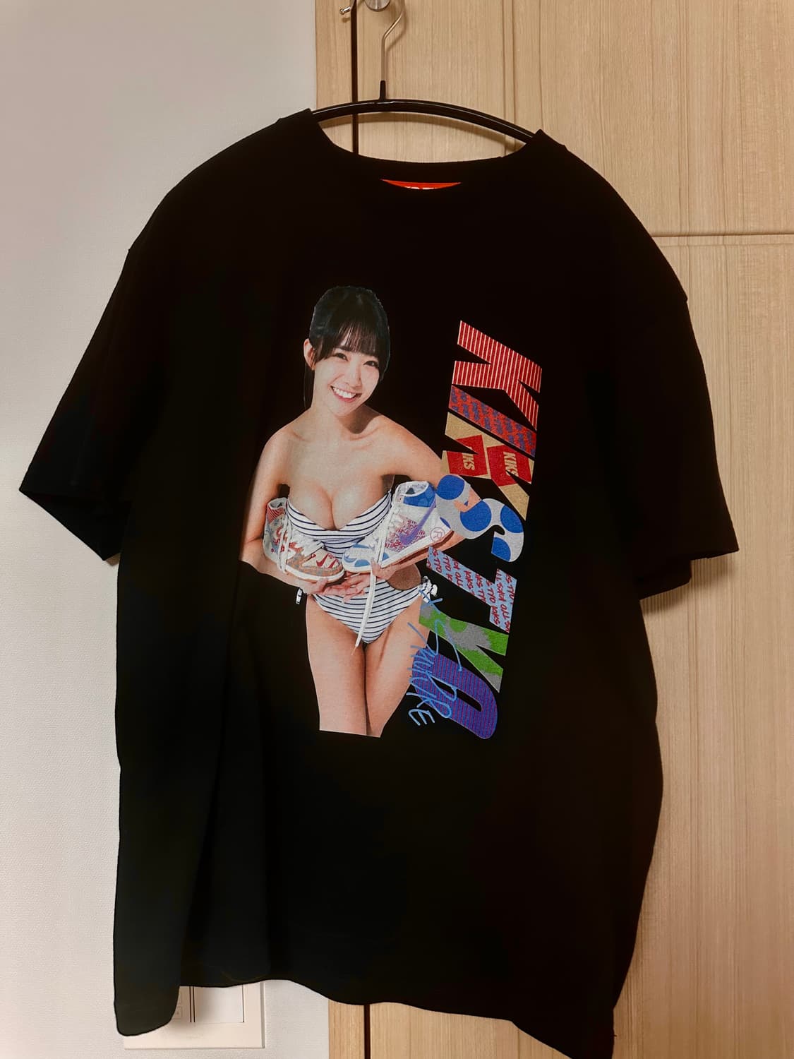[L] 킥스툐 x  아마우 키스미 티셔츠 상품이미지2