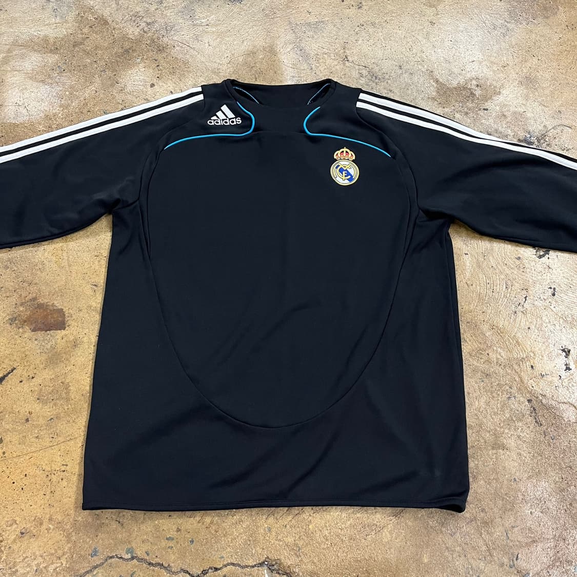 아디다스 레알 마드리드 블랙 긴팔티셔츠 105 상품이미지3