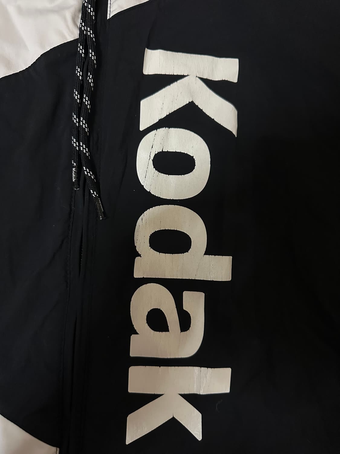 코닥 블랙 바람막이 M 사이즈 판매 상품이미지2