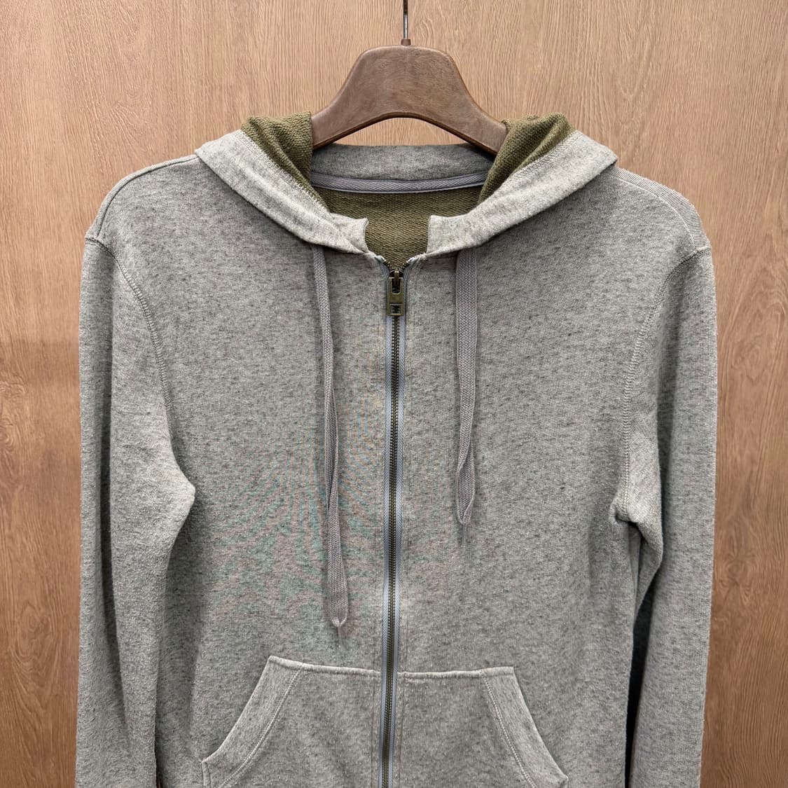 쟈딕 앤 볼테르 후드 집업 배색 안감 애니멀 자수 패치 디테일 그레이 상품이미지4