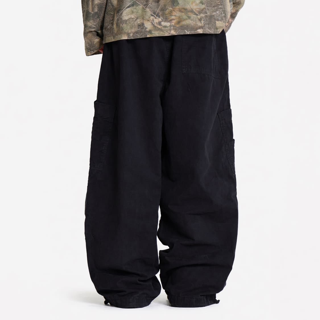 Black Parachute Cargo Pants 상품이미지3