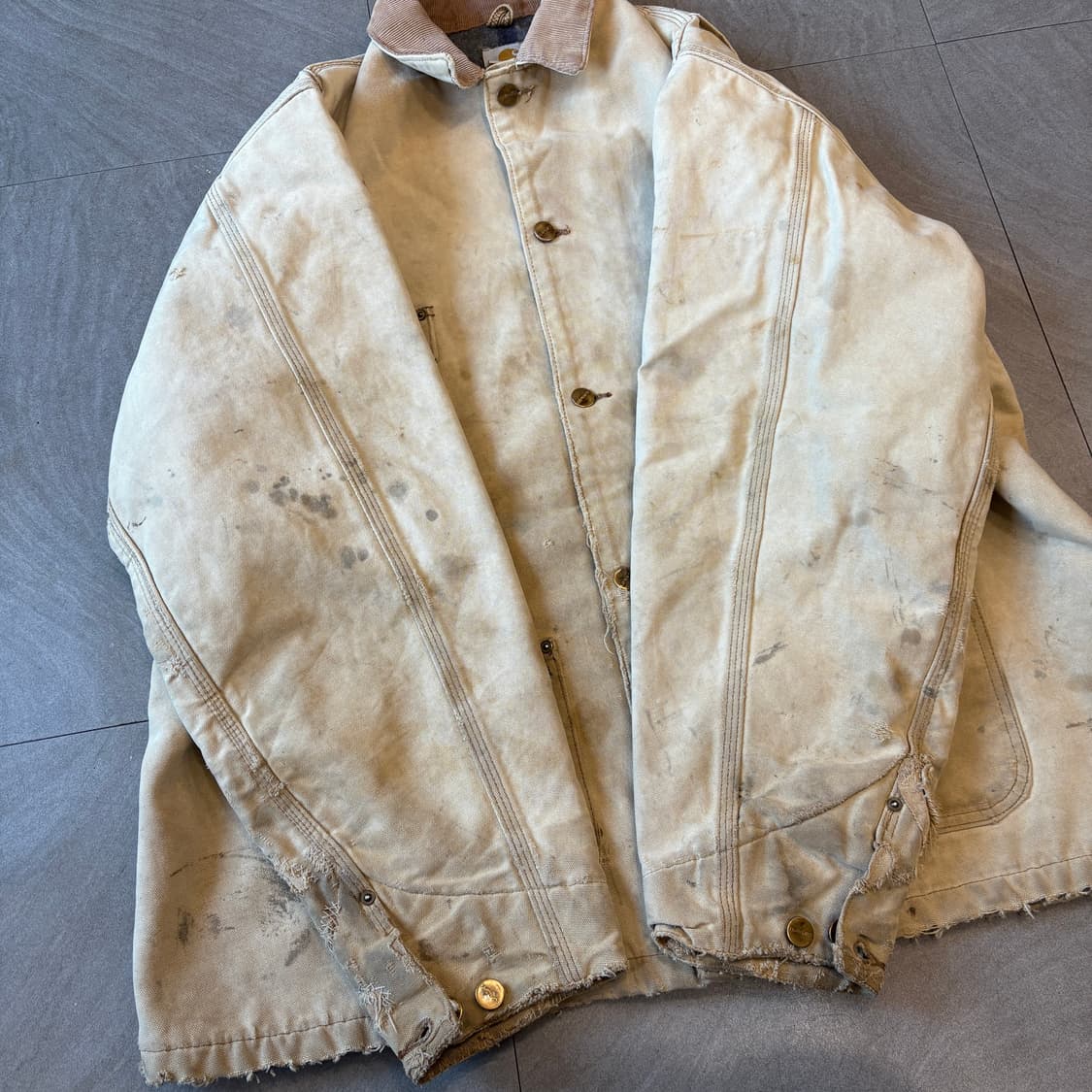 칼하트 정품 C01 베이지 덕 초어 데미지드 자켓  상품이미지4